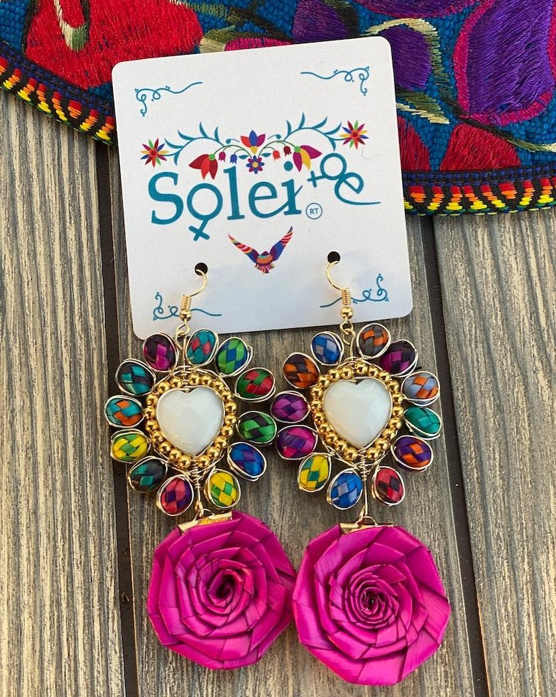 Mexican Heart Earrings. Artisanal Palm Leaf Earrings. Arete Corazon Palma - Solei Store