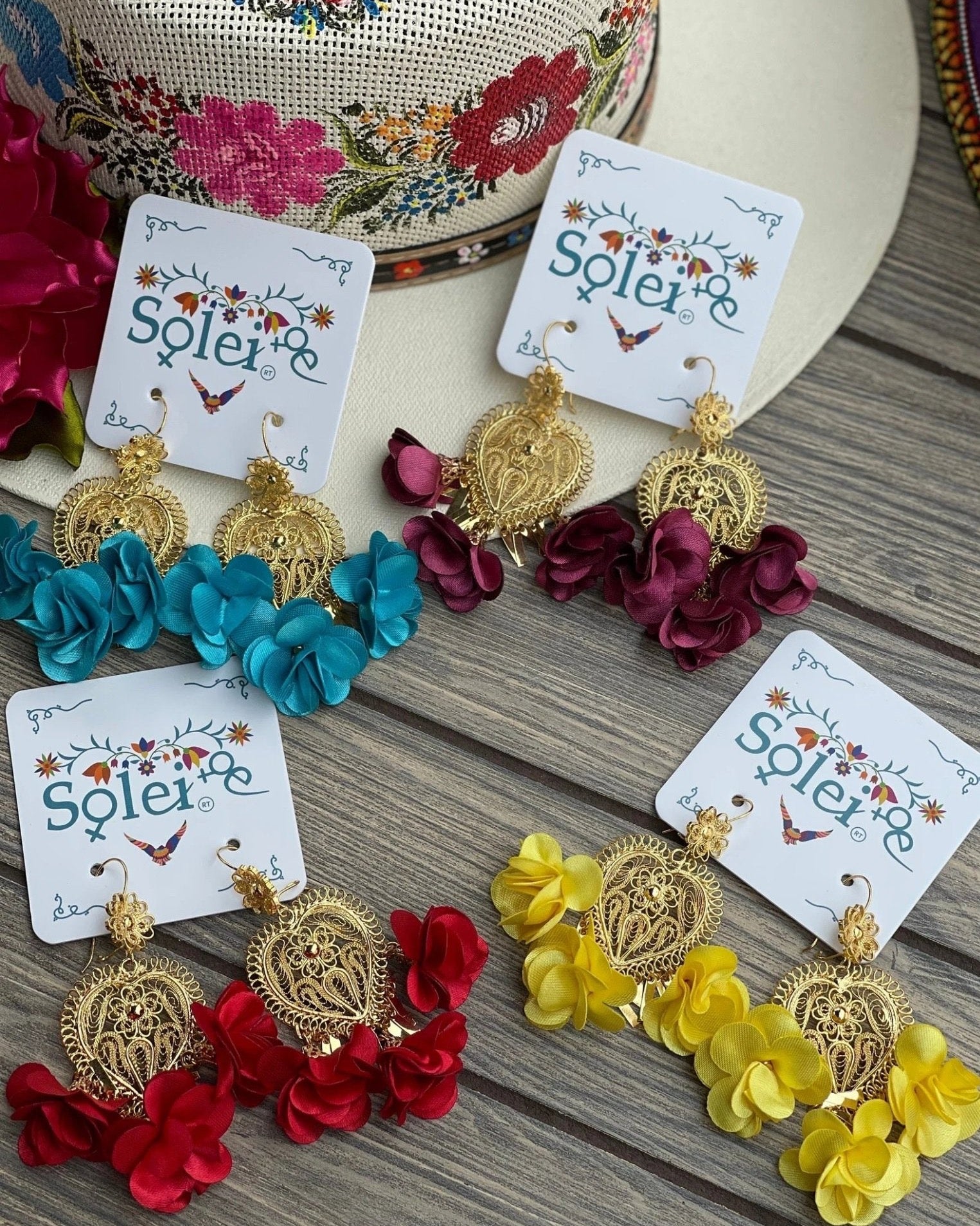 Mexican Heart Filigree Earrings. Gold Plated Filigree. Traditional Mexican Earrings. Arete Corazon Flores - Solei Store
