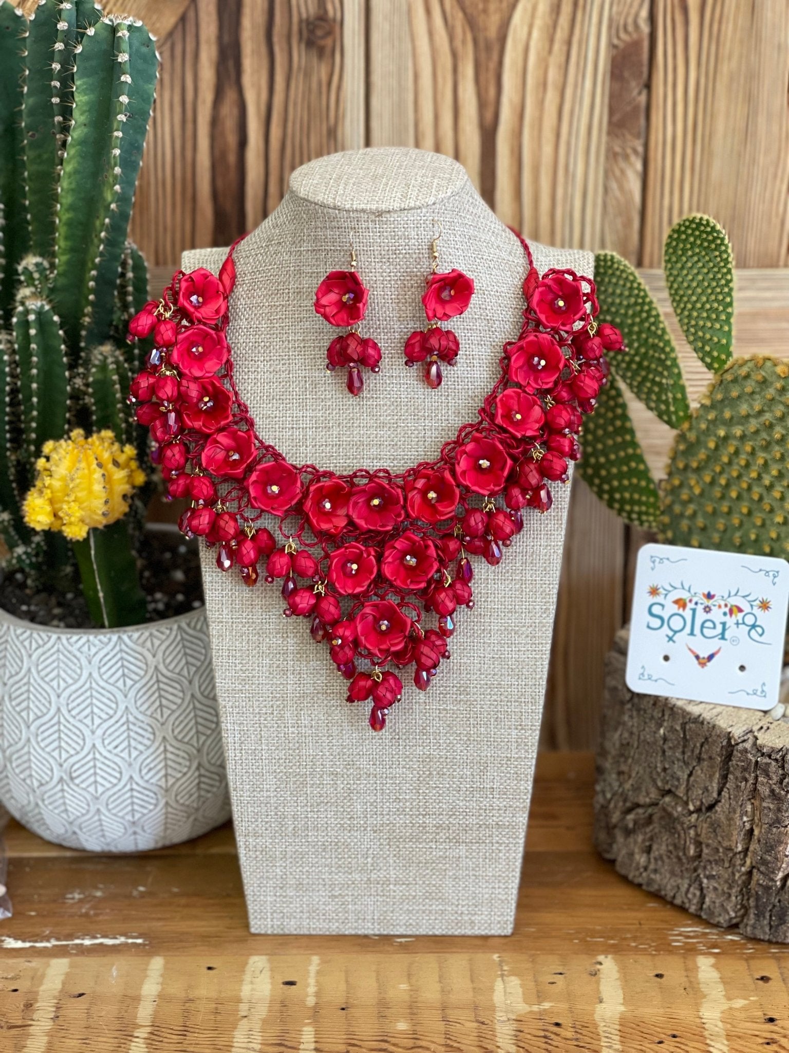 Mexican Jewerly Set. Palm Leaf Flower Necklace and Earrings. Collar de Palma Corto - Solei Store