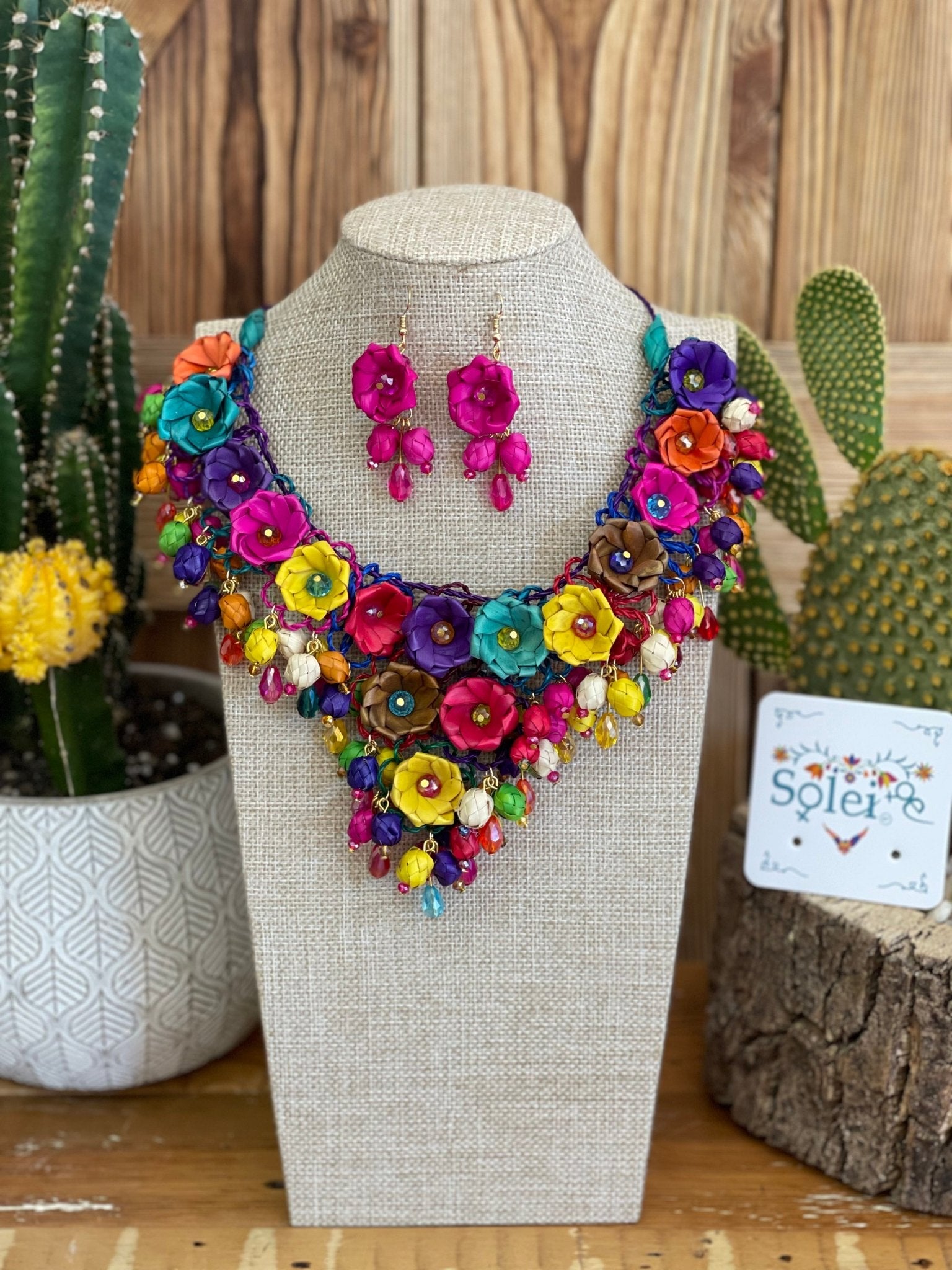 Mexican Jewerly Set. Palm Leaf Flower Necklace and Earrings. Collar de Palma Corto - Solei Store