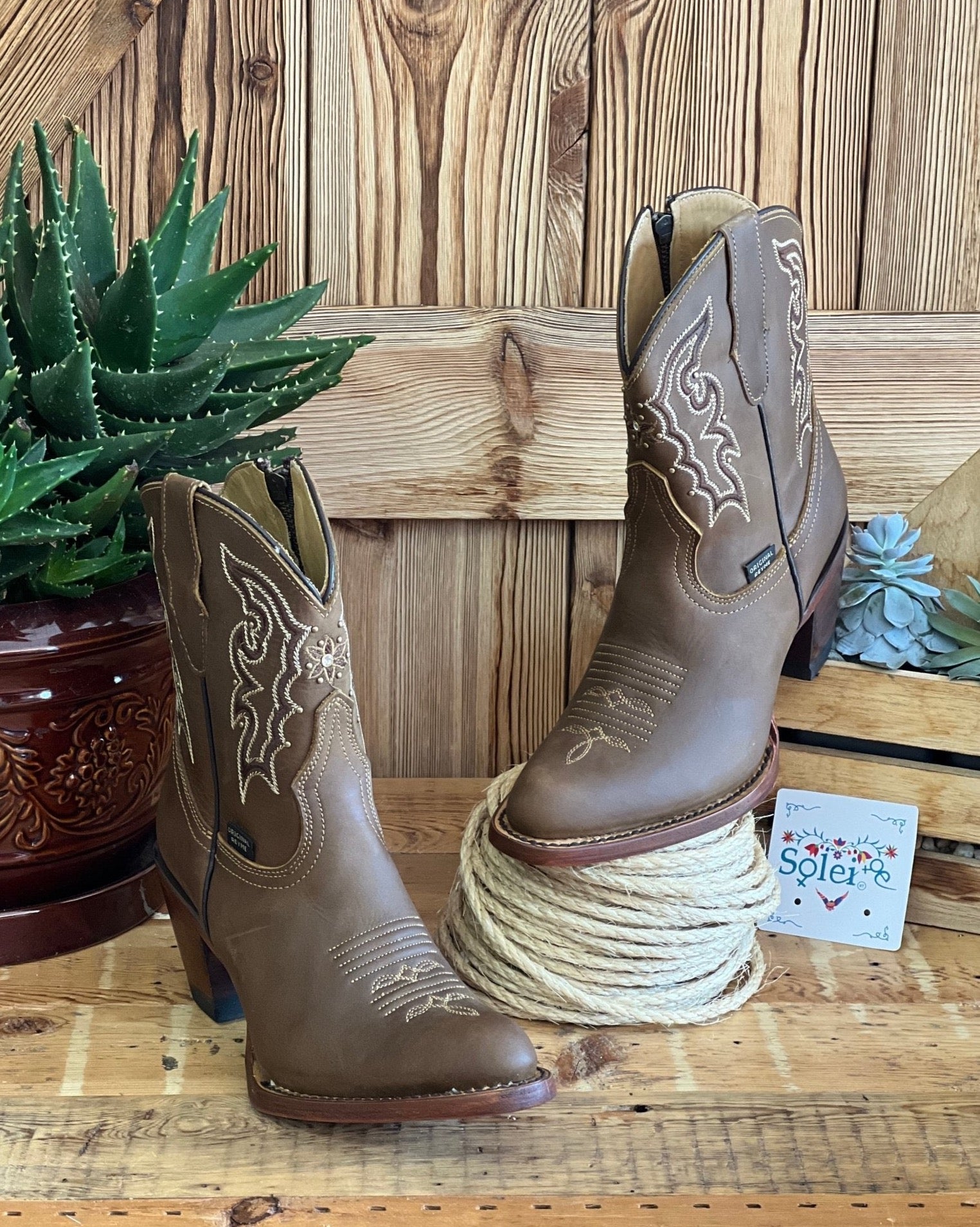 Mexican Leather Floral Embroidered Boots. Karina Boots. - Solei Store