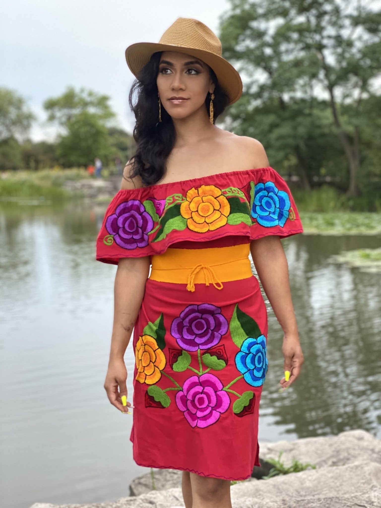 Mexican Peasant style dress. Off the shoulder dress with floral embroidery. - Solei Store