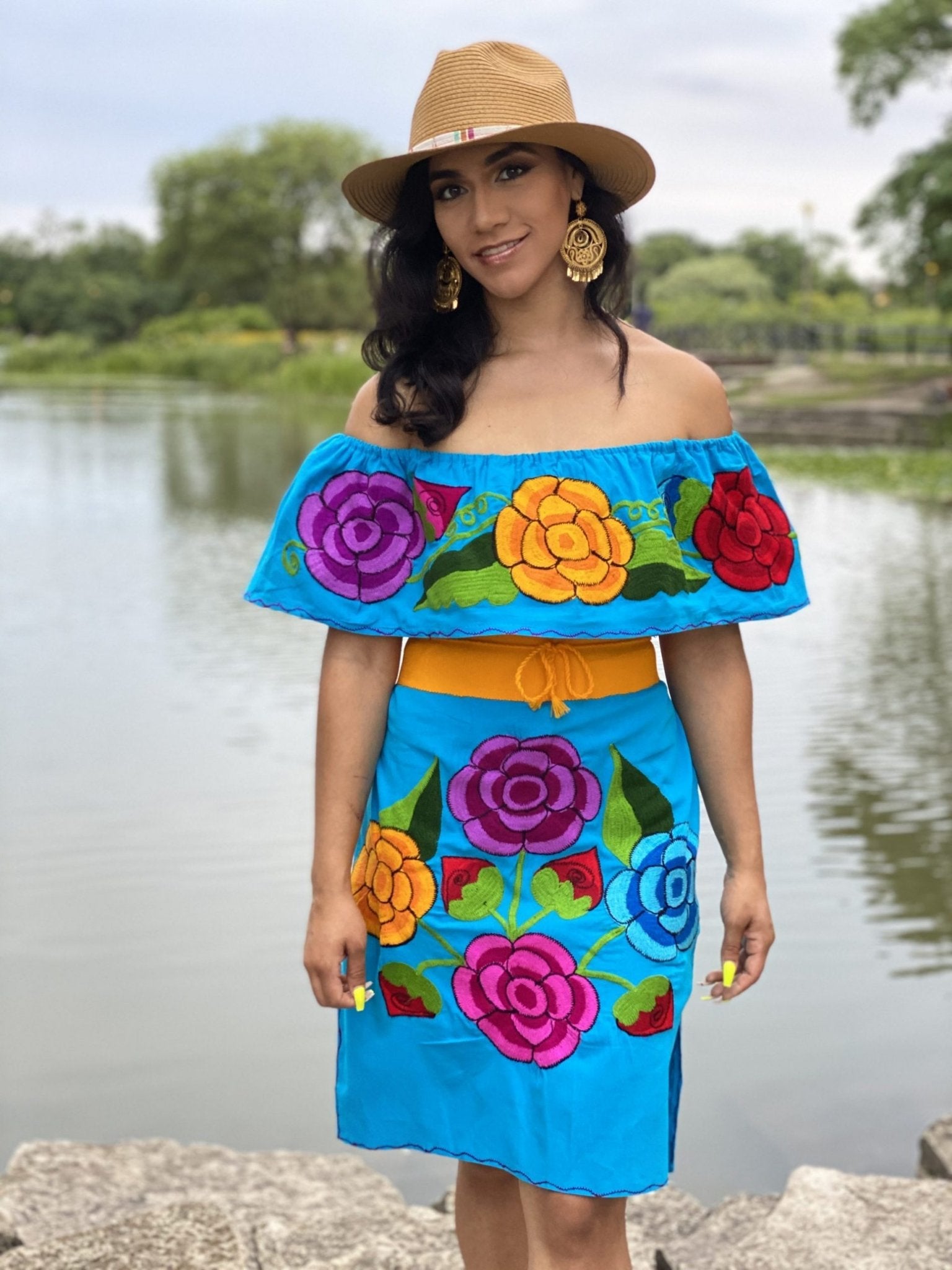 Mexican Peasant style dress. Off the shoulder dress with floral embroidery. - Solei Store