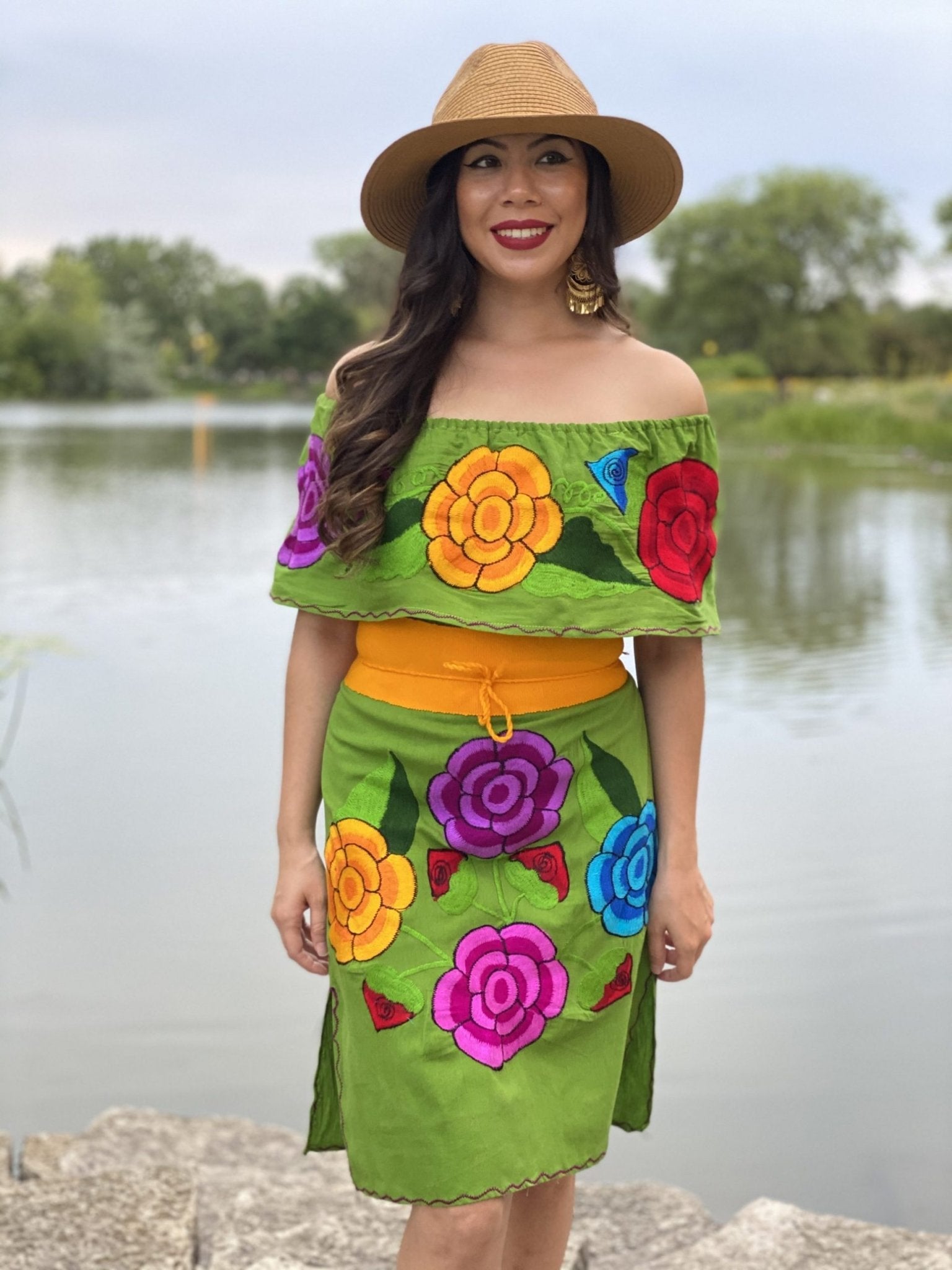 Mexican Peasant style dress. Off the shoulder dress with floral embroidery. - Solei Store