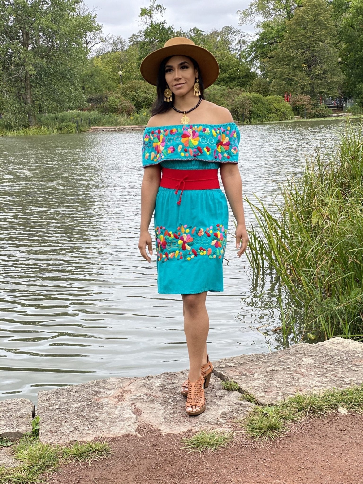 Mexican Peasant style dress. Off the shoulder dress with floral embroidery. Hand embroidered dress. Belt included - Solei Store