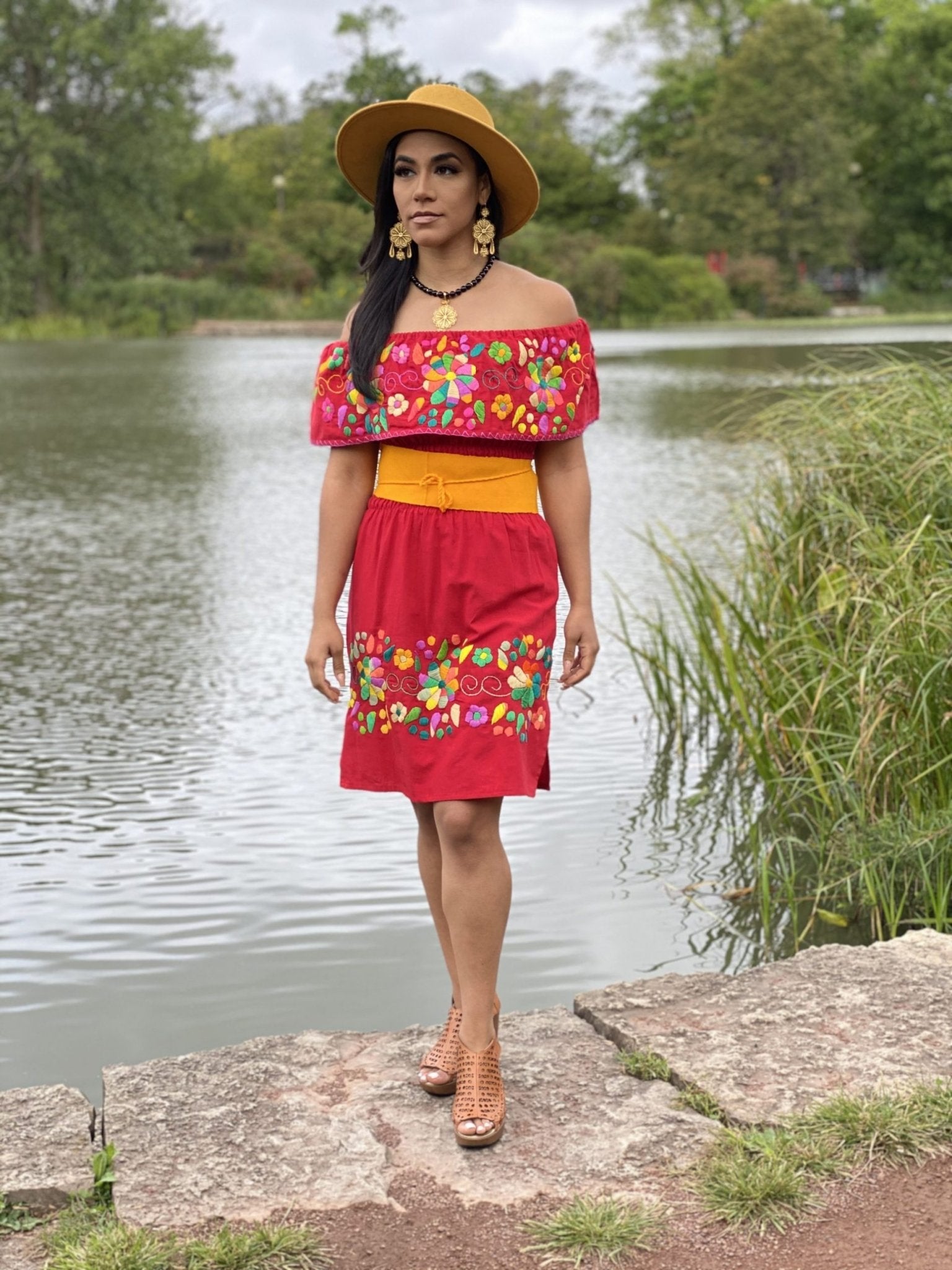 Mexican Peasant style dress. Off the shoulder dress with floral embroidery. Hand embroidered dress. Belt included - Solei Store