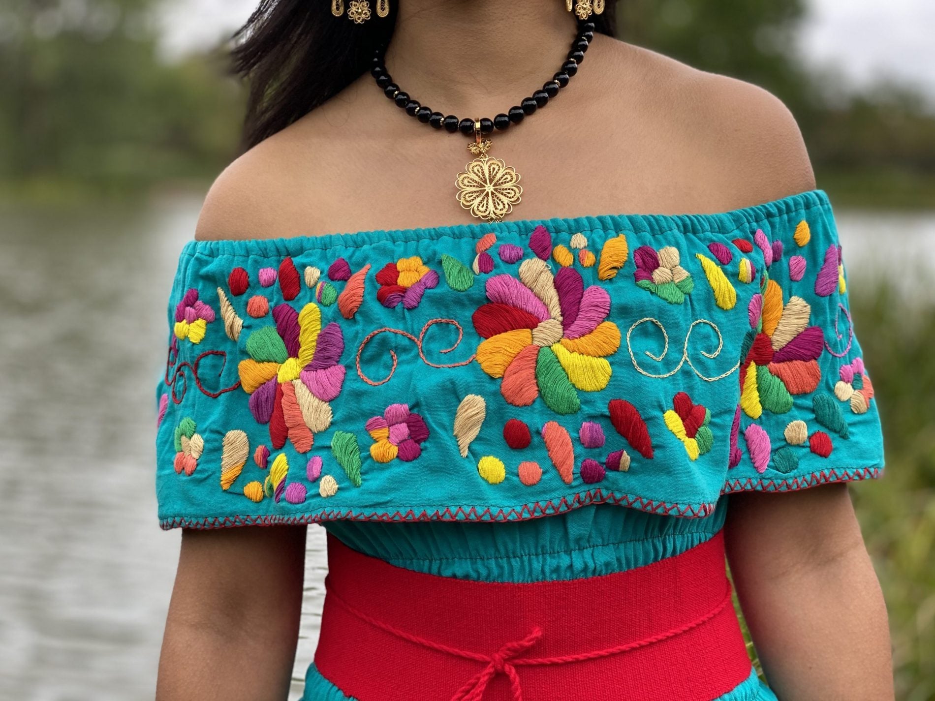 Mexican Peasant style dress. Off the shoulder dress with floral embroidery. Hand embroidered dress. Belt included - Solei Store