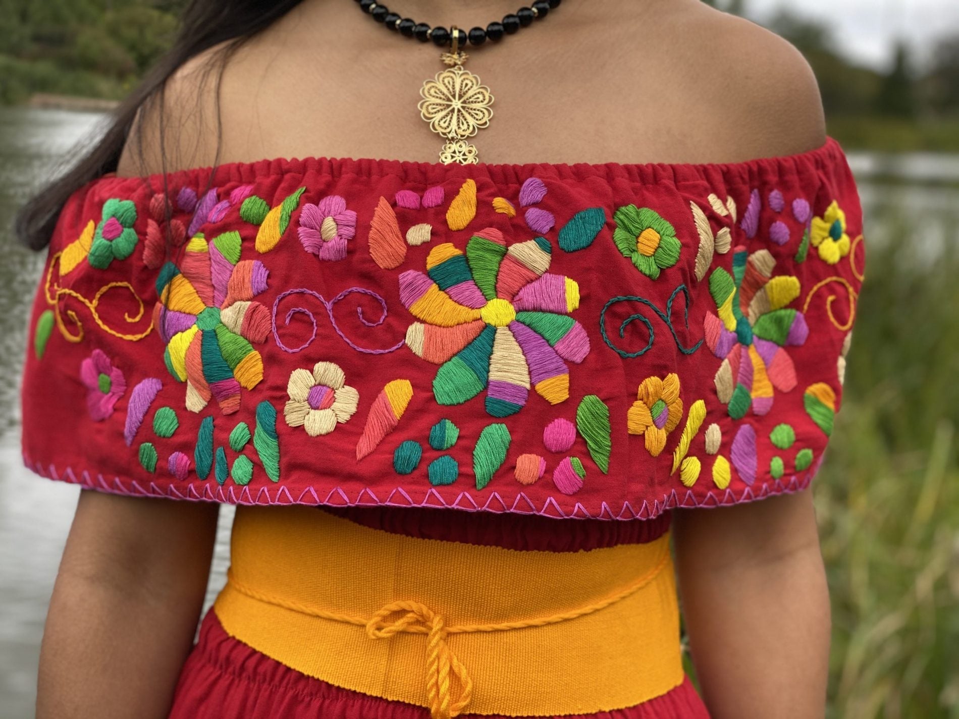 Mexican Peasant style dress. Off the shoulder dress with floral embroidery. Hand embroidered dress. Belt included - Solei Store