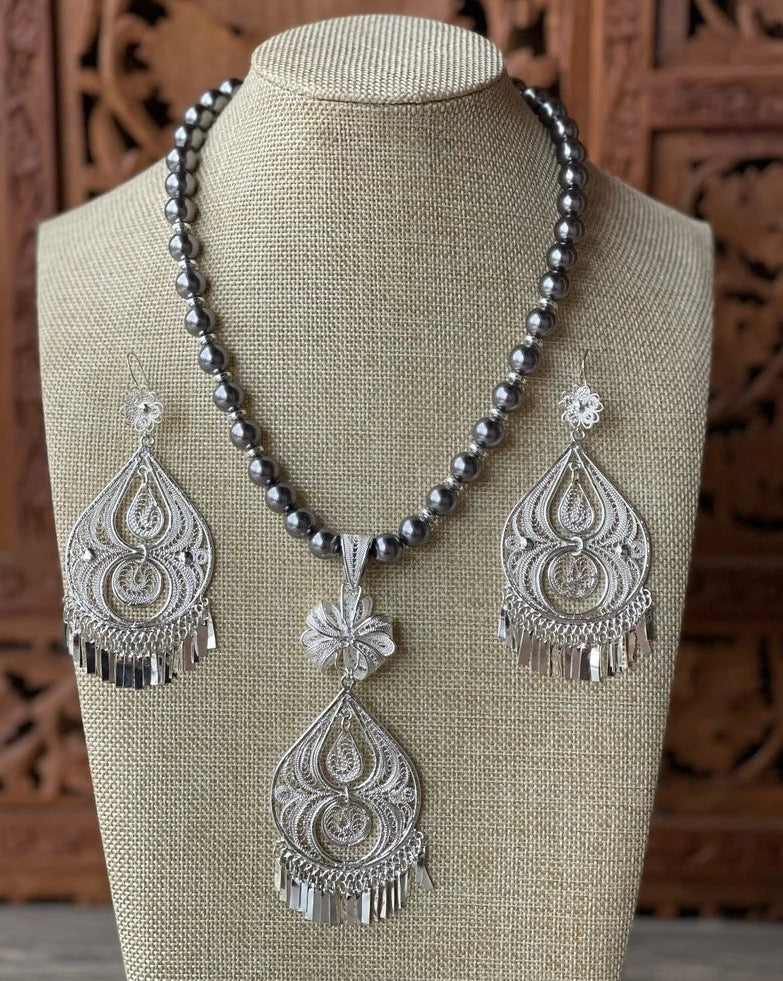 Mexican Silver Filigree Choker and Earrings. Traditional Mexican Jewelry. Elegant Choker Necklace. Pera Gota Perla Gris (Plata) - Solei Store