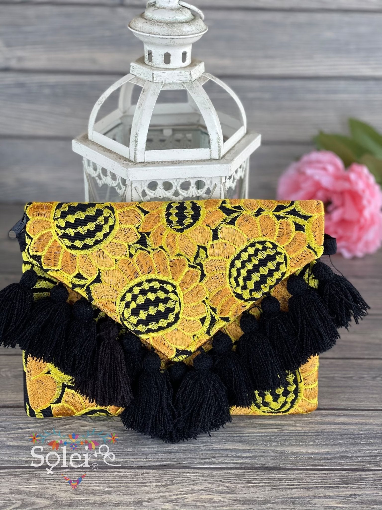 Mexican Sunflower Embroidered Purse. Bolsa Girasoles - Solei Store