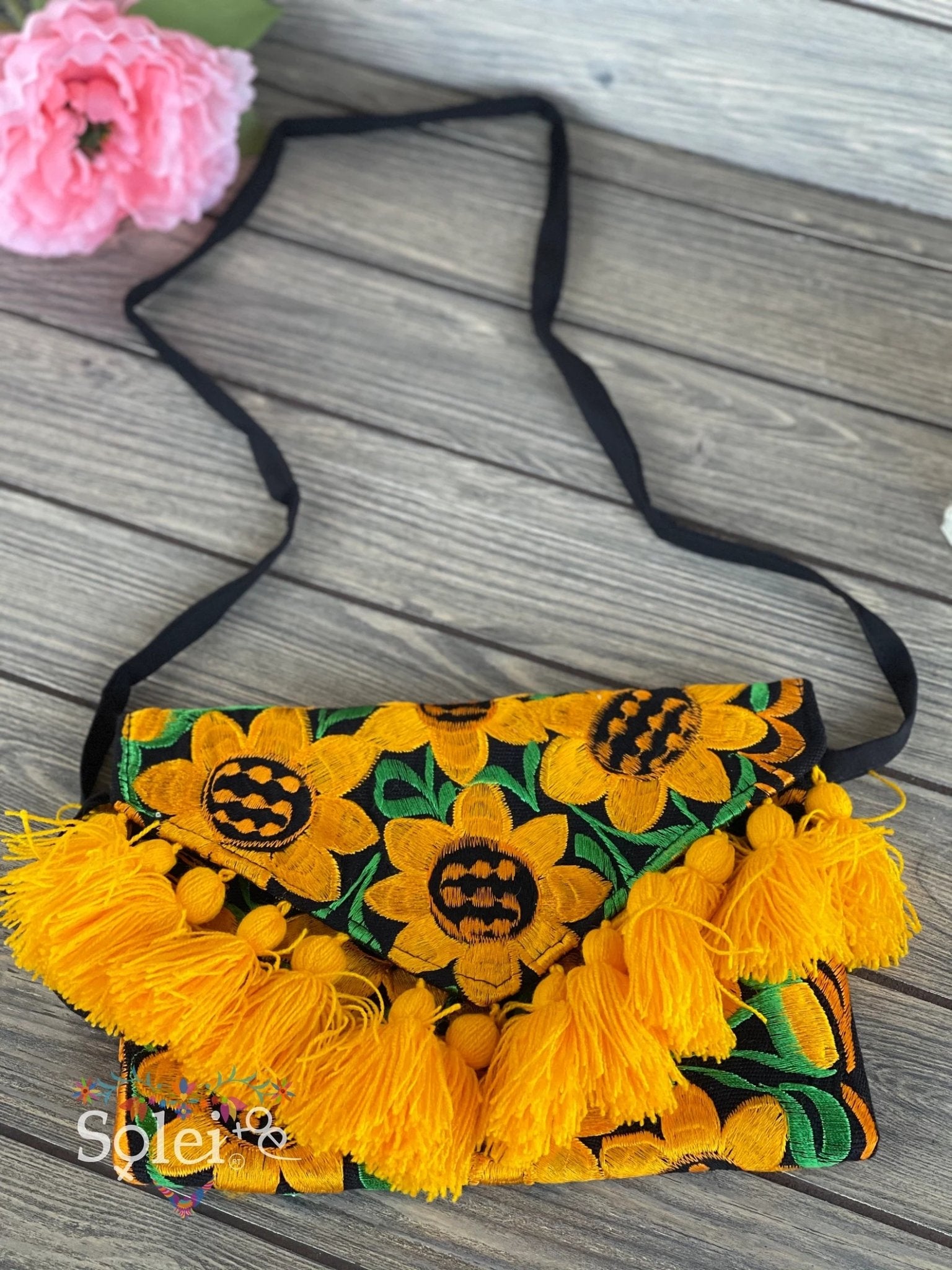 Mexican Sunflower Embroidered Purse. Bolsa Girasoles - Solei Store