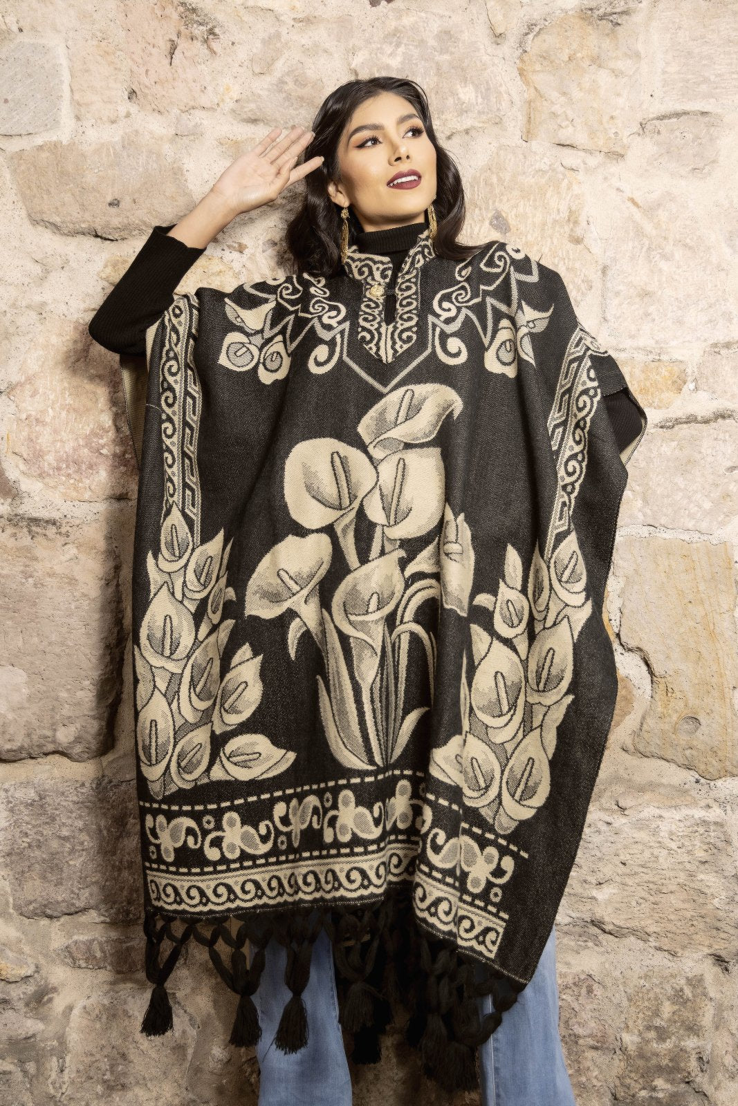 Mexican Traditional Calla Lily Poncho. Gaban Alcatraz. - Solei Store