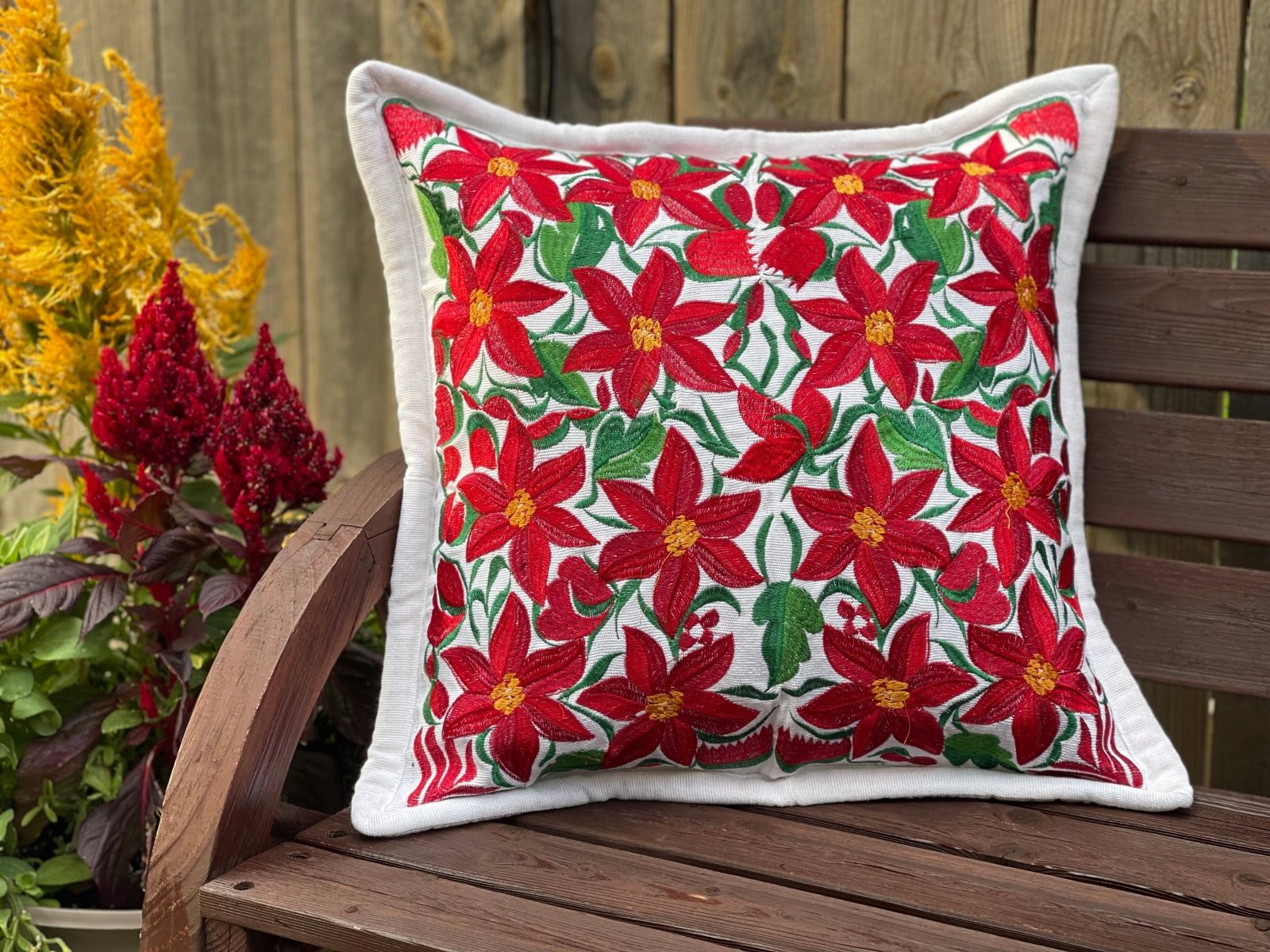 Poinsettia Pillow Case - Solei Store