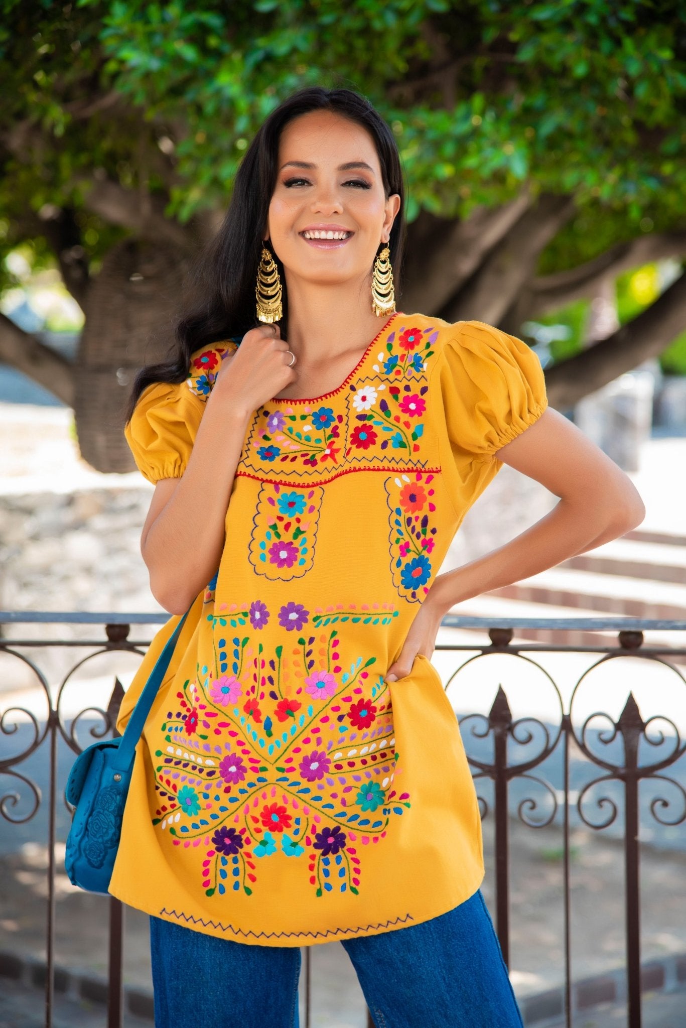 Traditional Mexican Floral Hand Embroidered Blouse. Bluson Cassandra. - Solei Store
