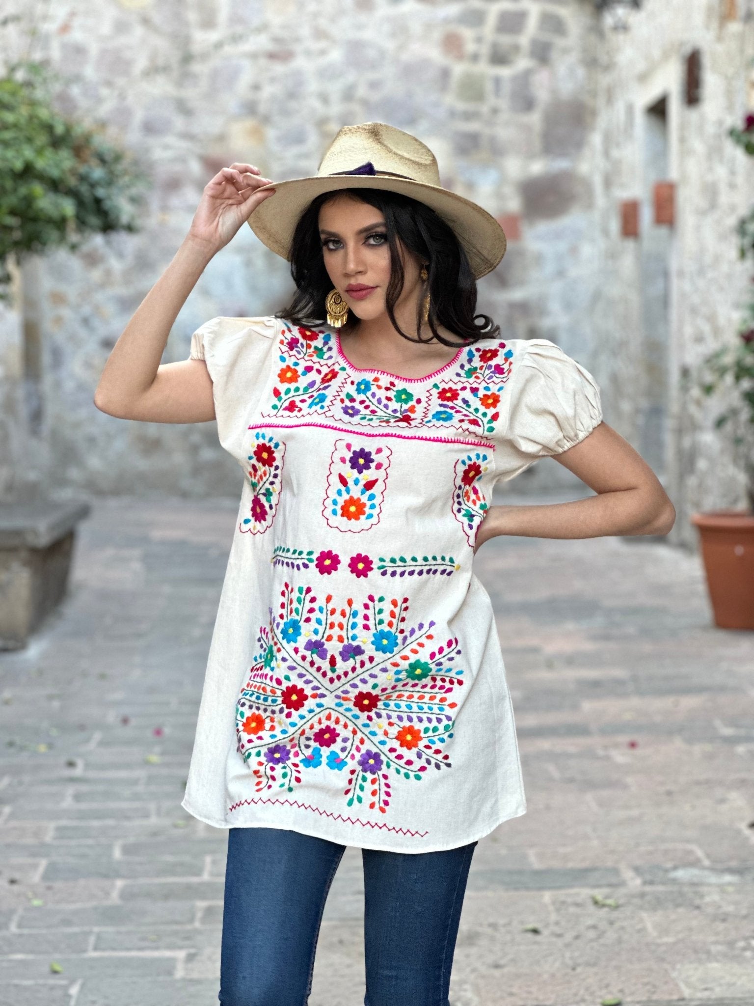 Traditional Mexican Floral Hand Embroidered Blouse. Bluson Cassandra. - Solei Store