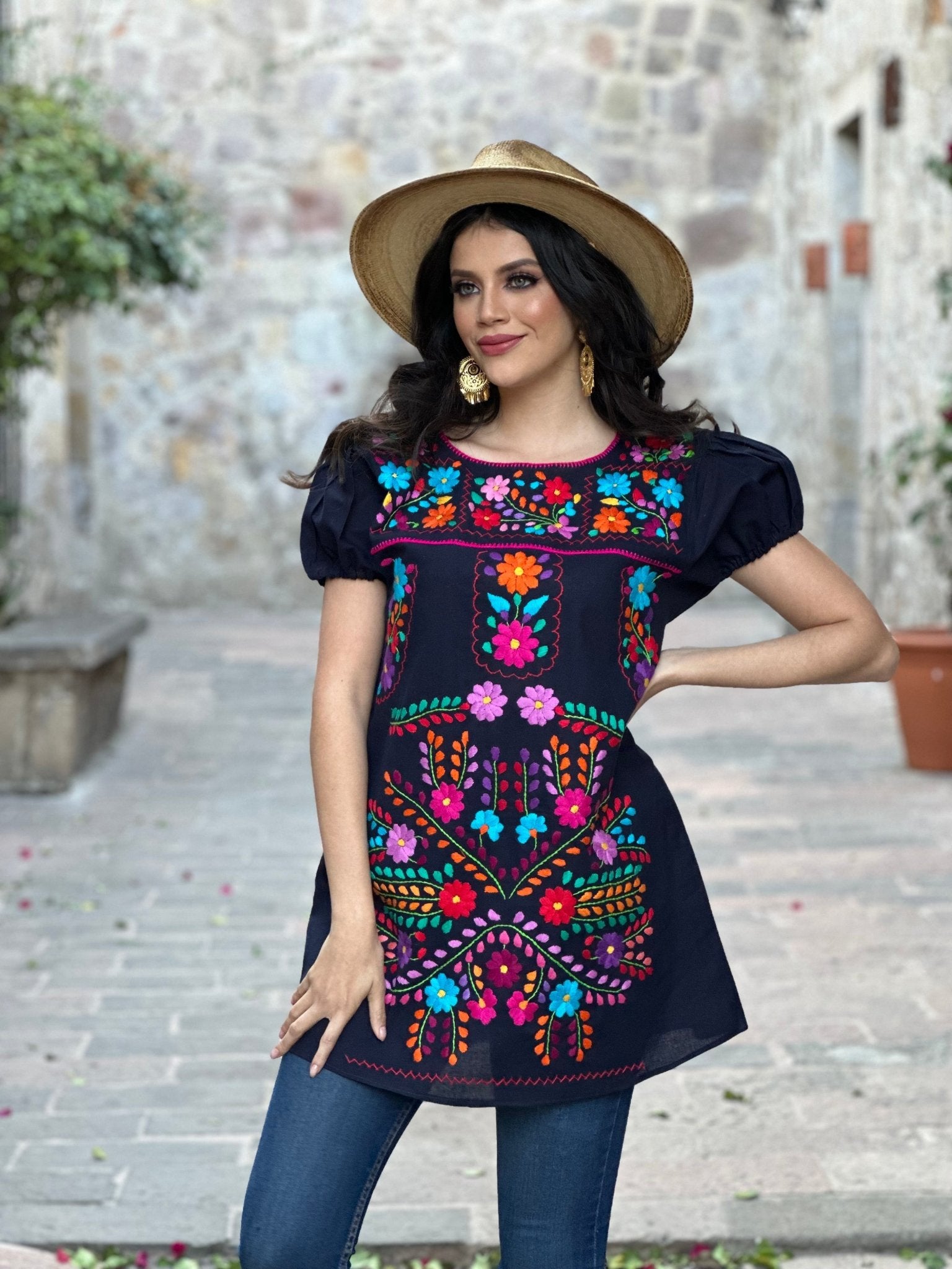 Traditional Mexican Floral Hand Embroidered Blouse. Bluson Cassandra. - Solei Store