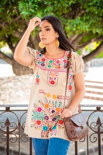 Traditional Mexican Floral Hand Embroidered Blouse. Bluson Cassandra. - Solei Store