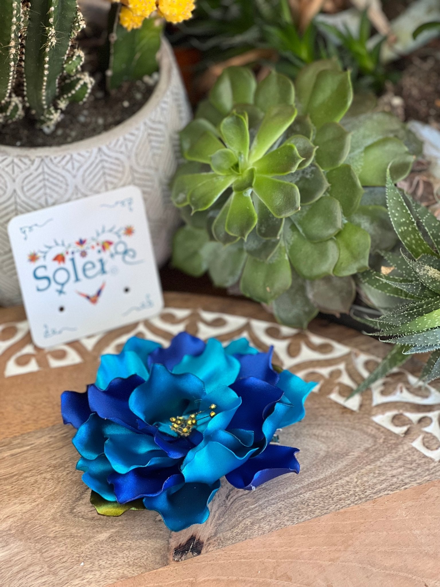 Traditional Mexican Floral Headpiece. Flor Tehuana Bicolor. - Solei Store