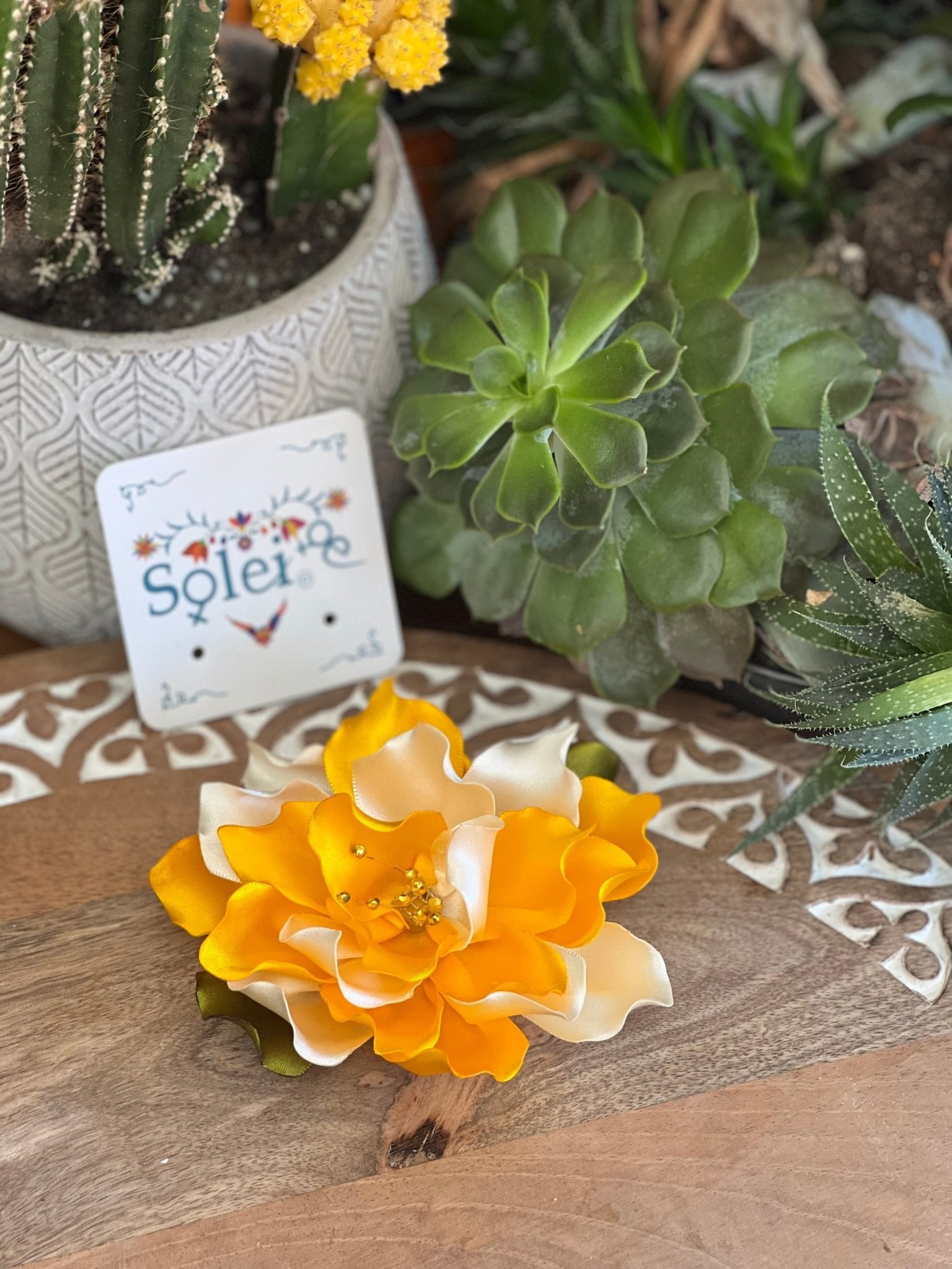 Traditional Mexican Floral Headpiece. Flor Tehuana Bicolor. - Solei Store