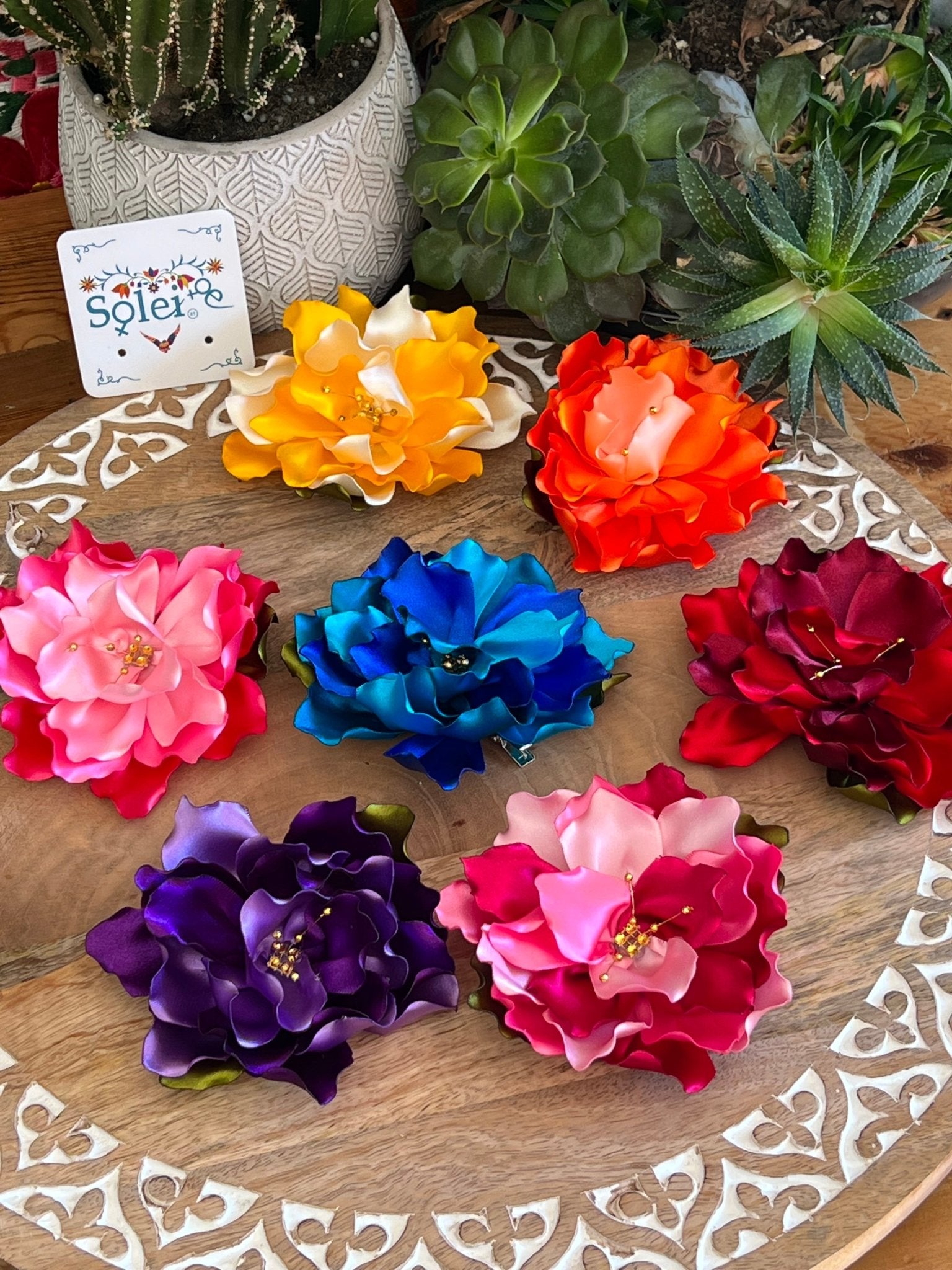 Traditional Mexican Floral Headpiece. Flor Tehuana Bicolor. - Solei Store