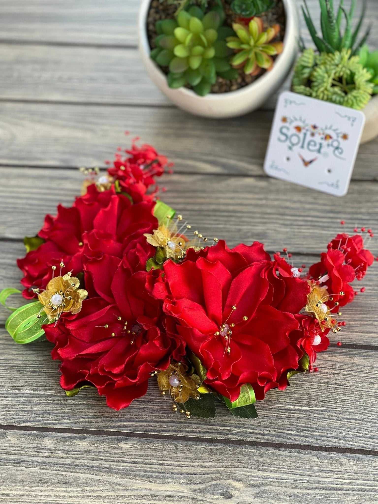 Traditional Mexican Floral Headpiece. Tocado Citlali - Solei Store