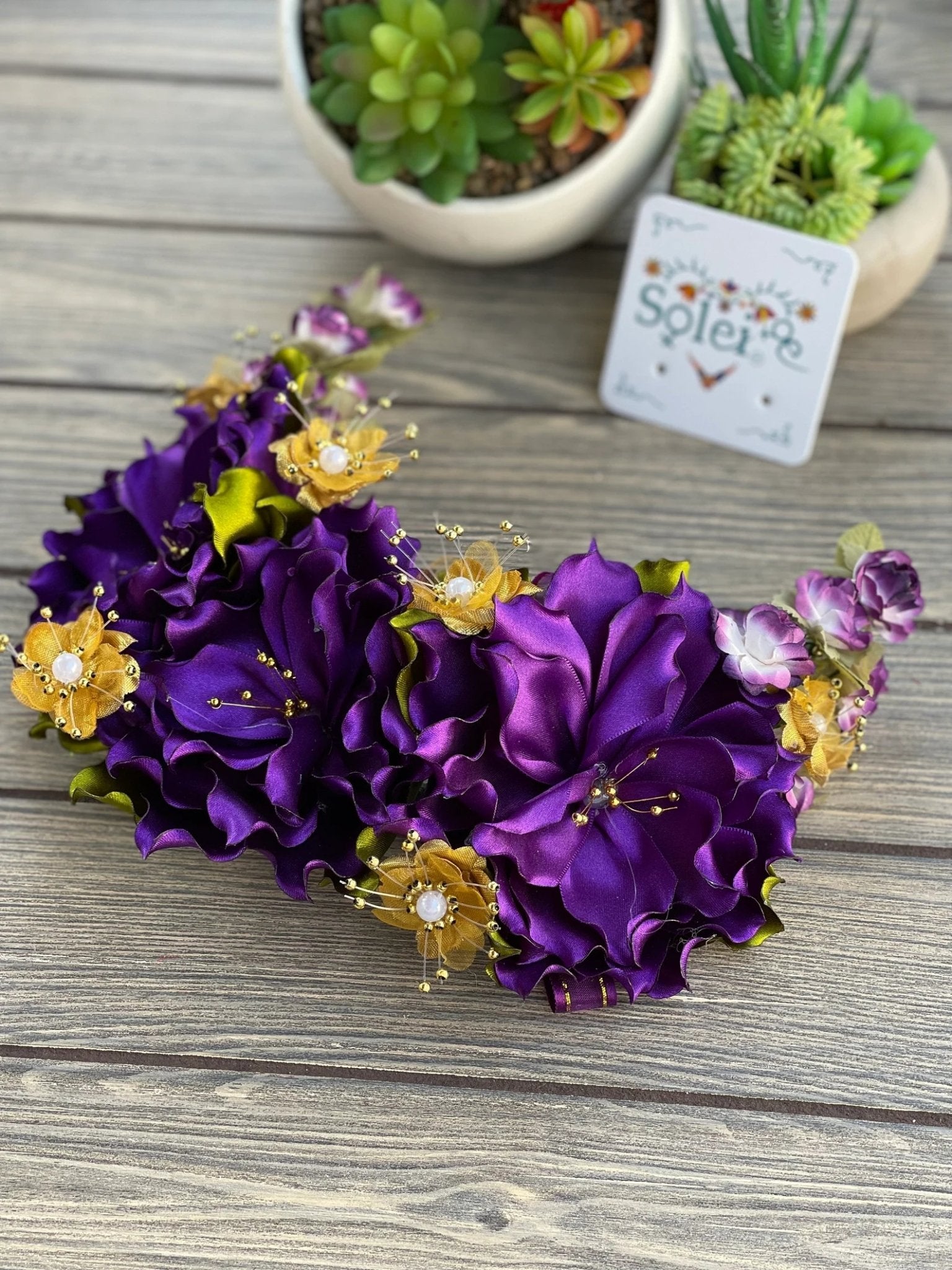 Traditional Mexican Floral Headpiece. Tocado Citlali - Solei Store
