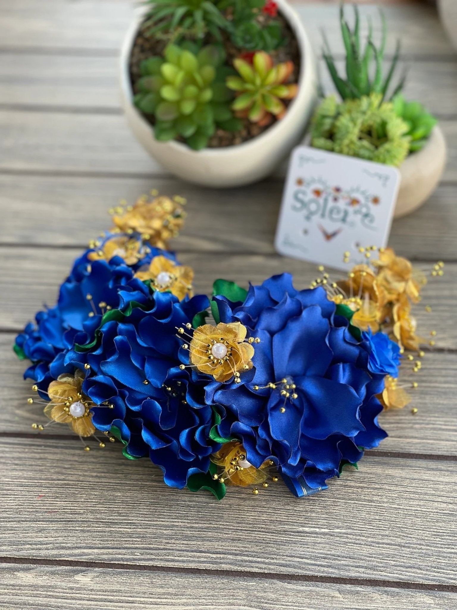 Traditional Mexican Floral Headpiece. Tocado Citlali - Solei Store
