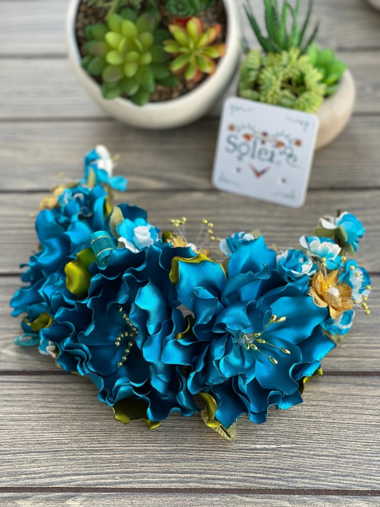 Traditional Mexican Floral Headpiece. Tocado Citlali - Solei Store