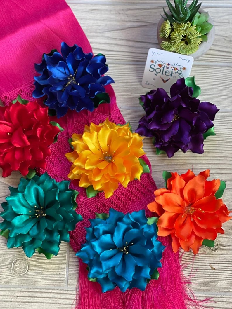 Traditional Mexican Flower Headpiece. Womens Flower Headpiece. Flor Tehuana - Solei Store