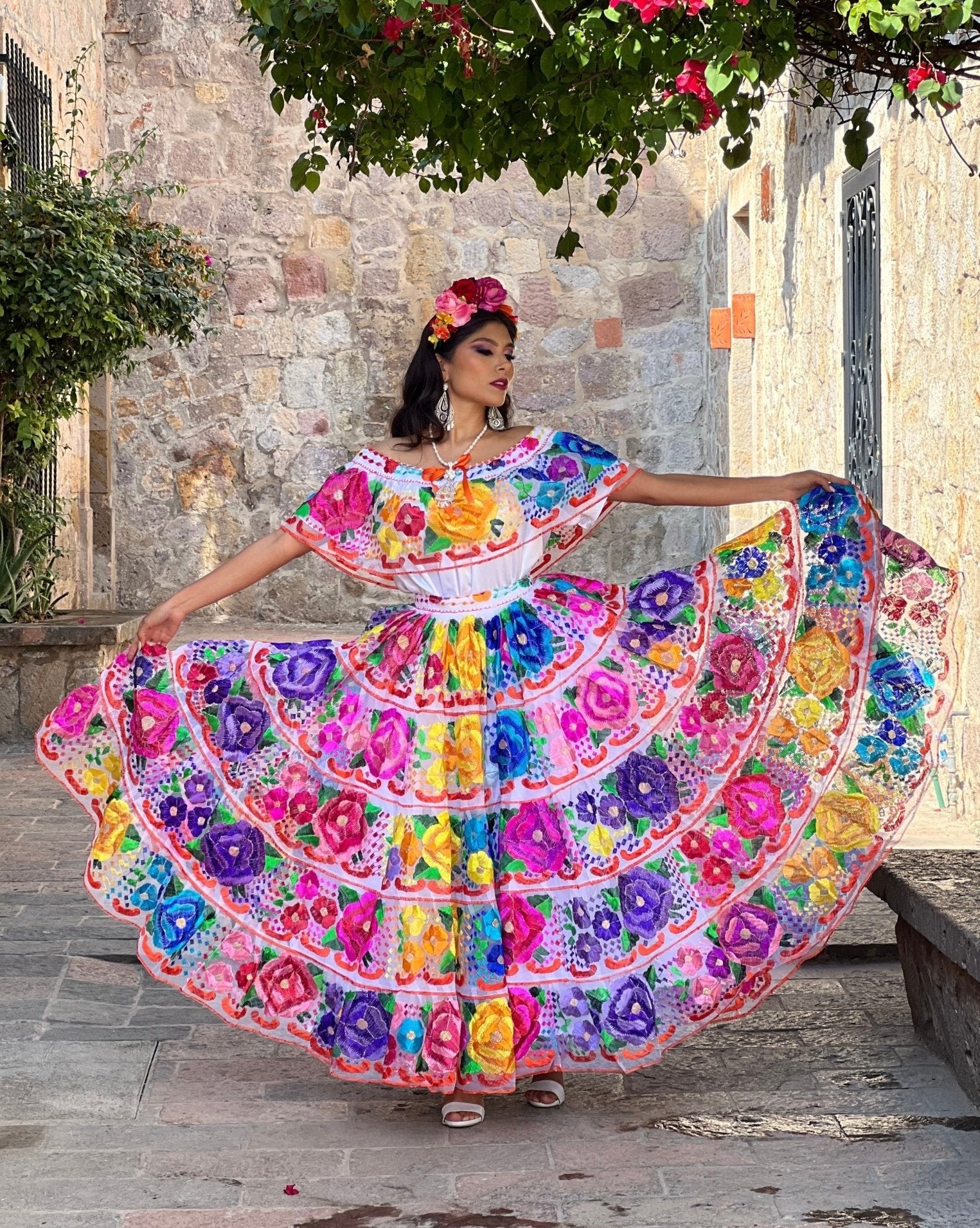 Traditional Mexican Folkloric Chiapaneco Doble Ruedo Dress in White with Multicolor Embroidery