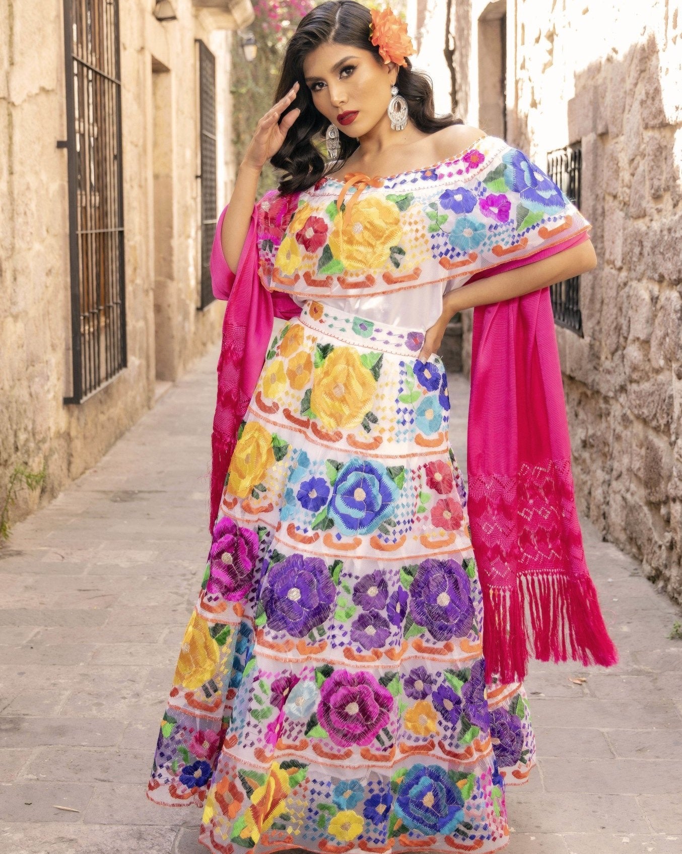 Traditional Mexican Folkloric Chiapaneco Ruedo Sencillo Dress in White with Multicolor embroidery