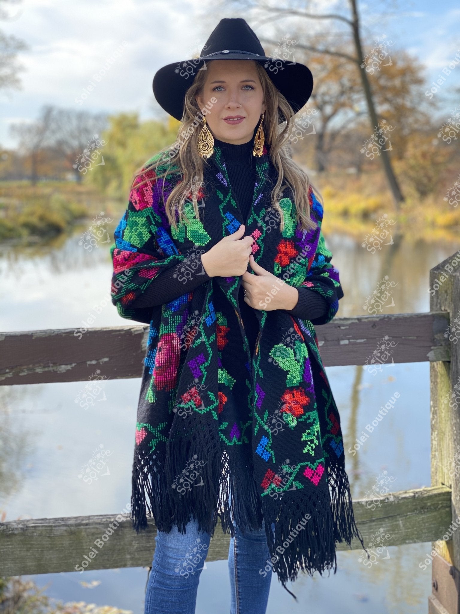 Traditional Mexican Hand Embroidered Shawl. Rebozo Flores - Solei Store