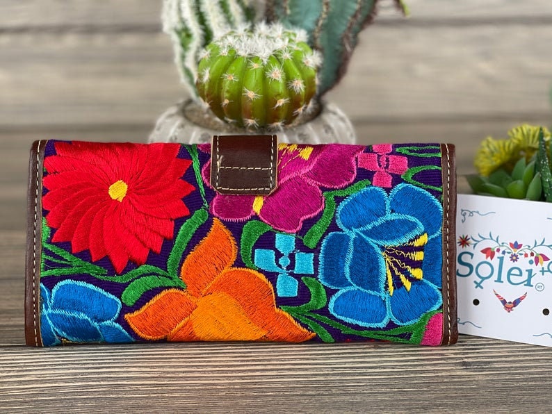 Cartera Bordada