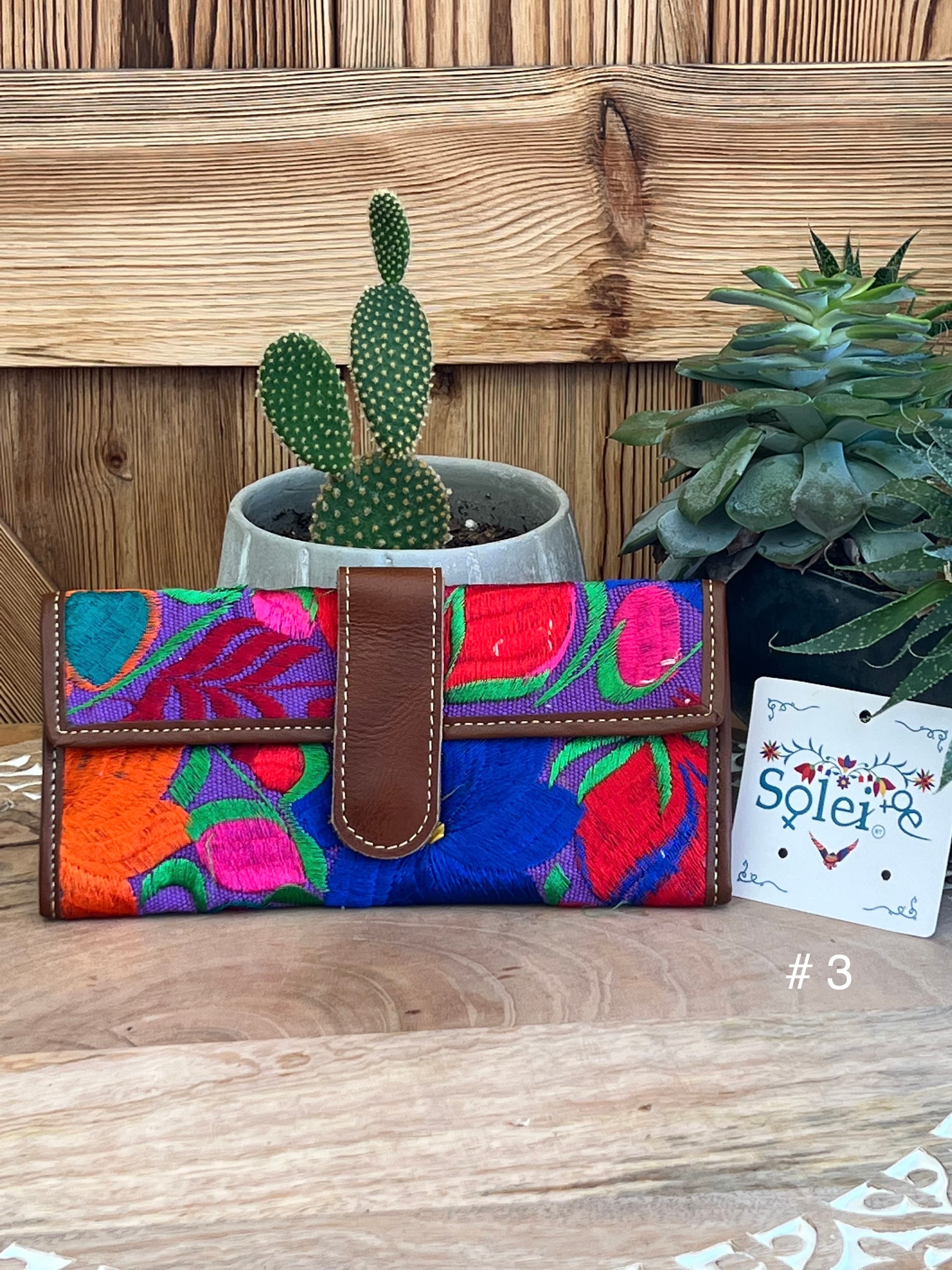Cartera Bordada