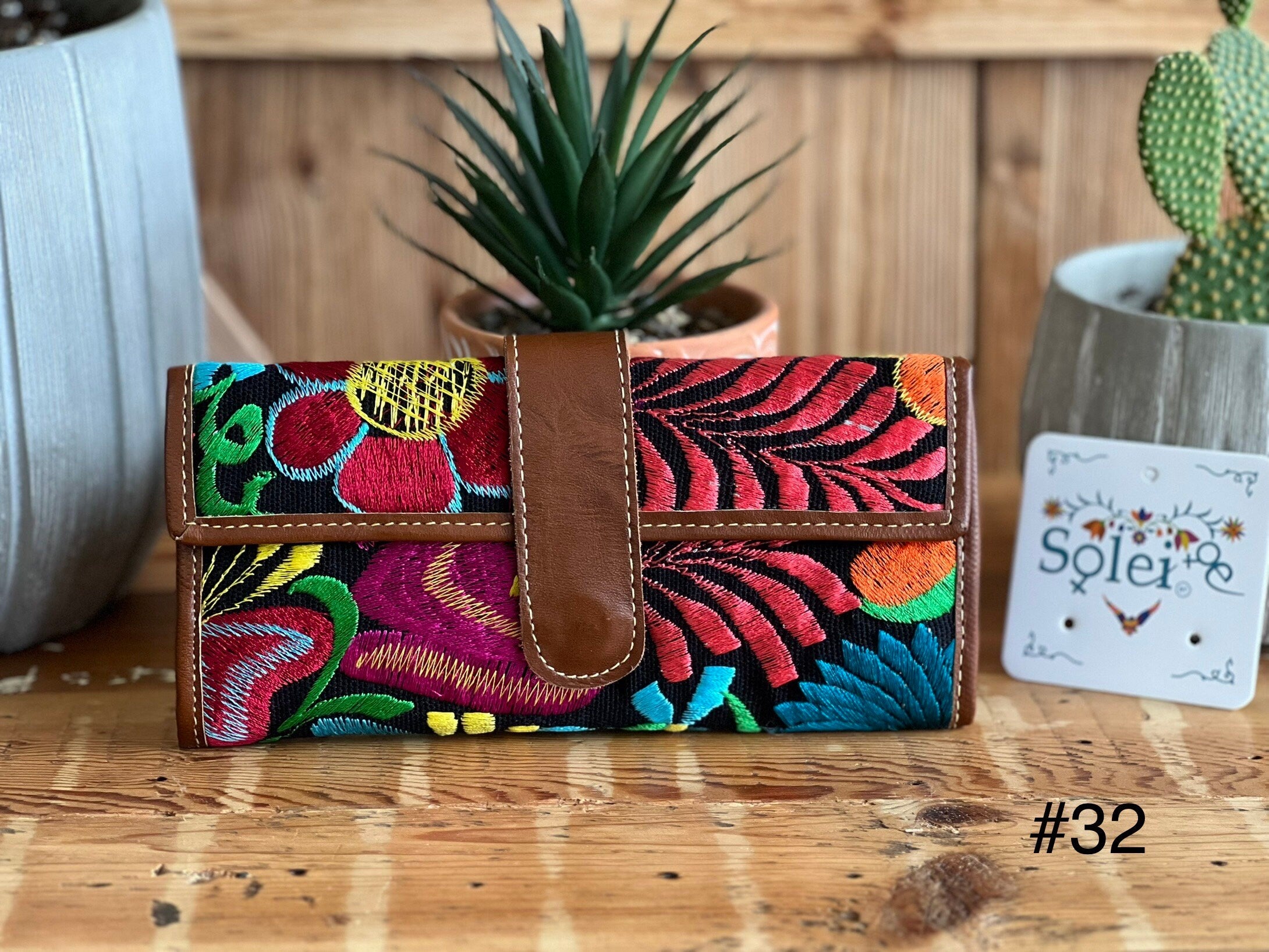 Cartera Bordada