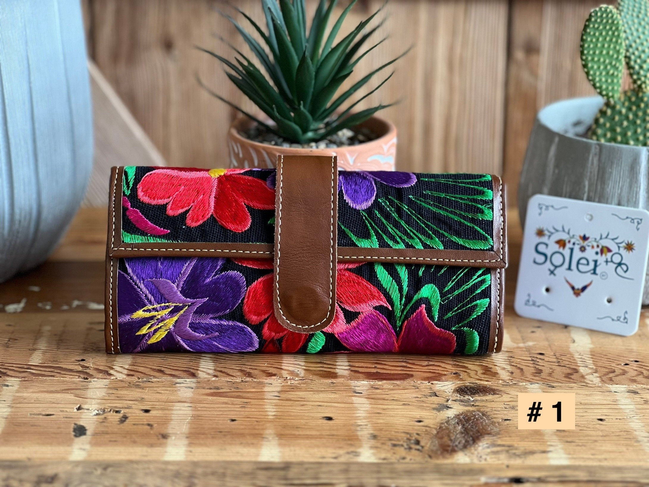 Cartera Bordada