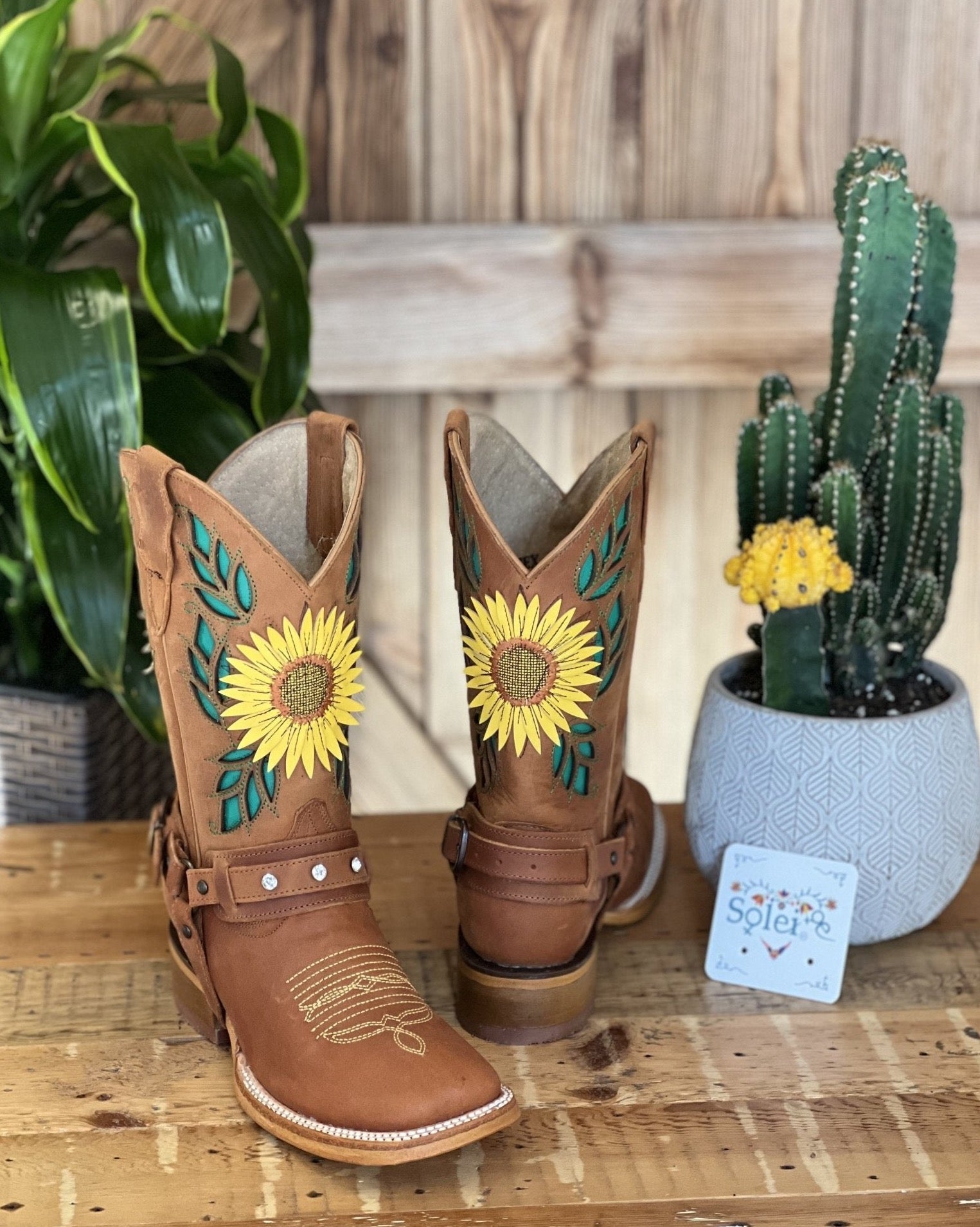 Artisanal Mexican Boots. Leather Sunflower Embroidered Boot. Girasol Boots - Solei Store