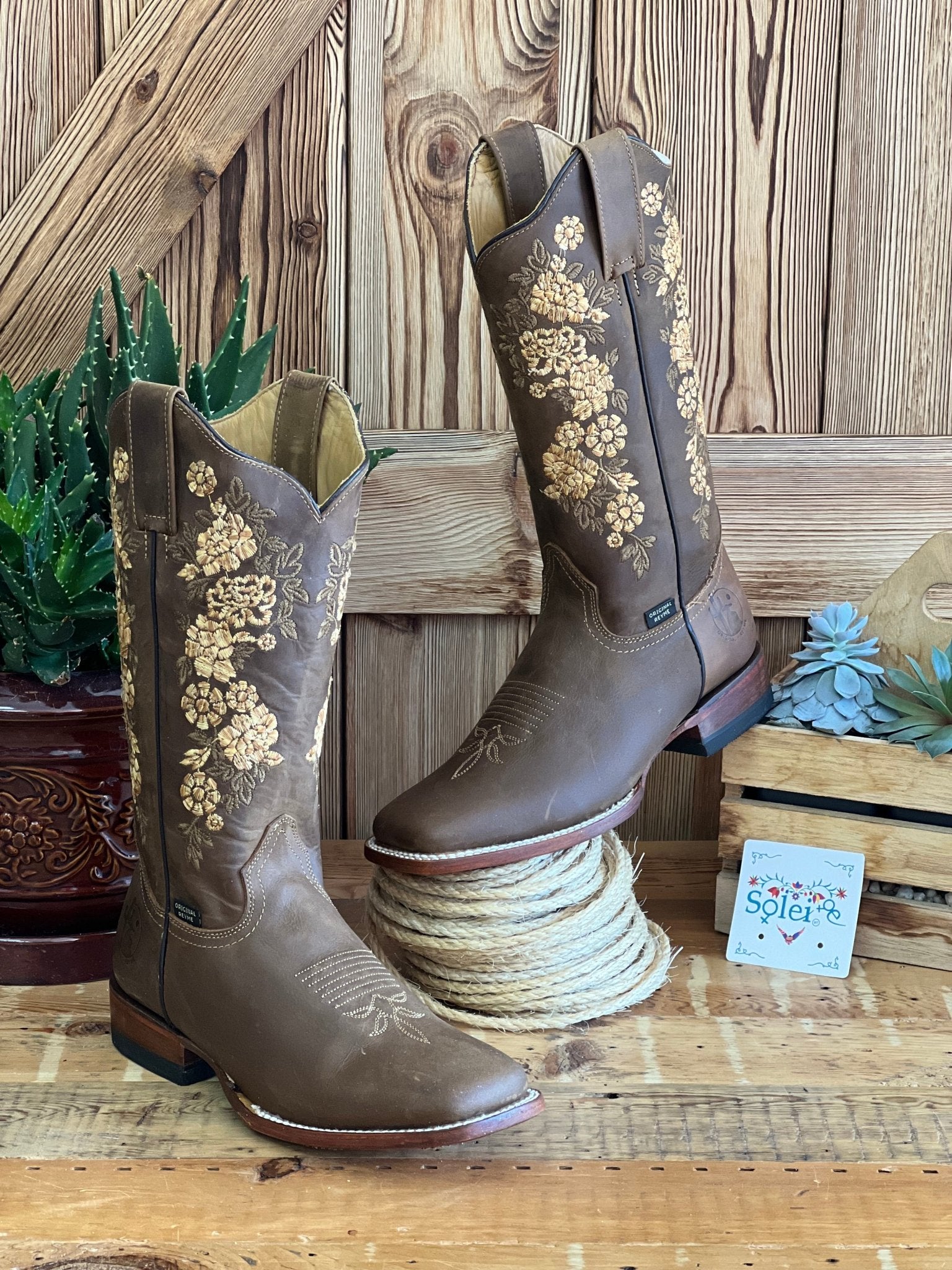 Artisanal Mexican Leather Floral Embroidered Boots. Amanda Boots. - Solei Store