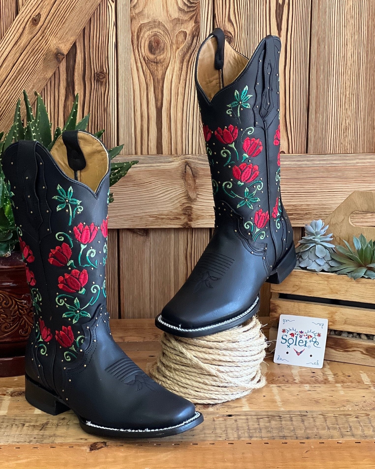 Artisanal Mexican Leather Floral Embroidered Boots. Botas Camelia - Solei Store