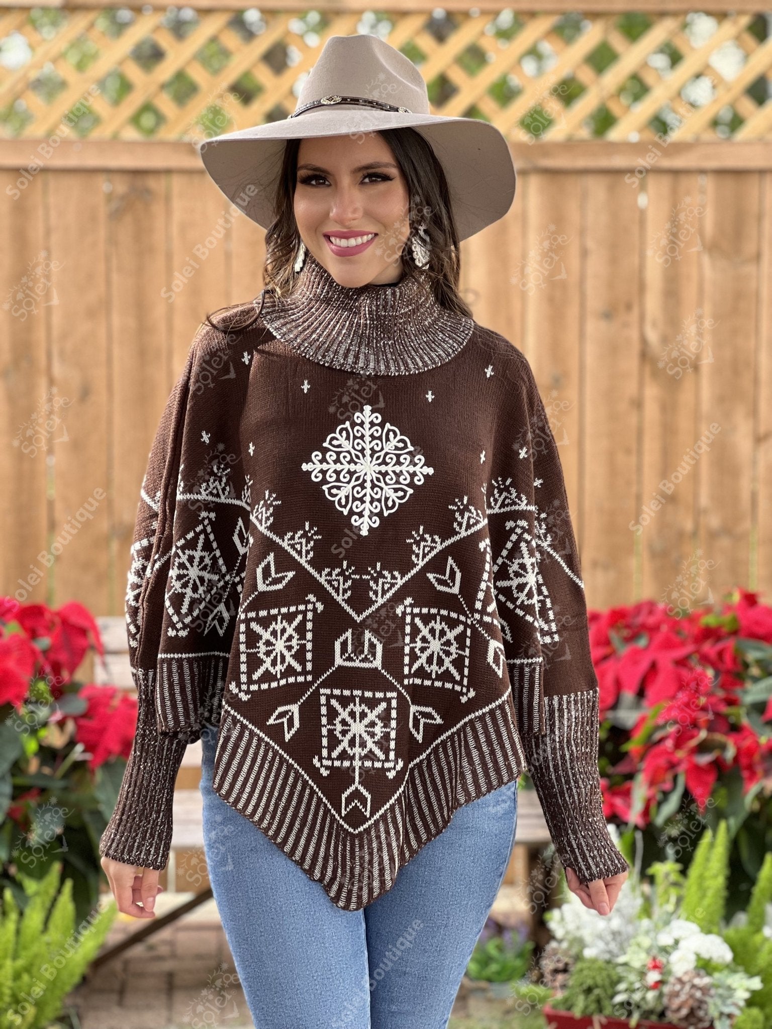 Artisanal Mexican Poncho. Knit Poncho. Capa Bianca. - Solei Store