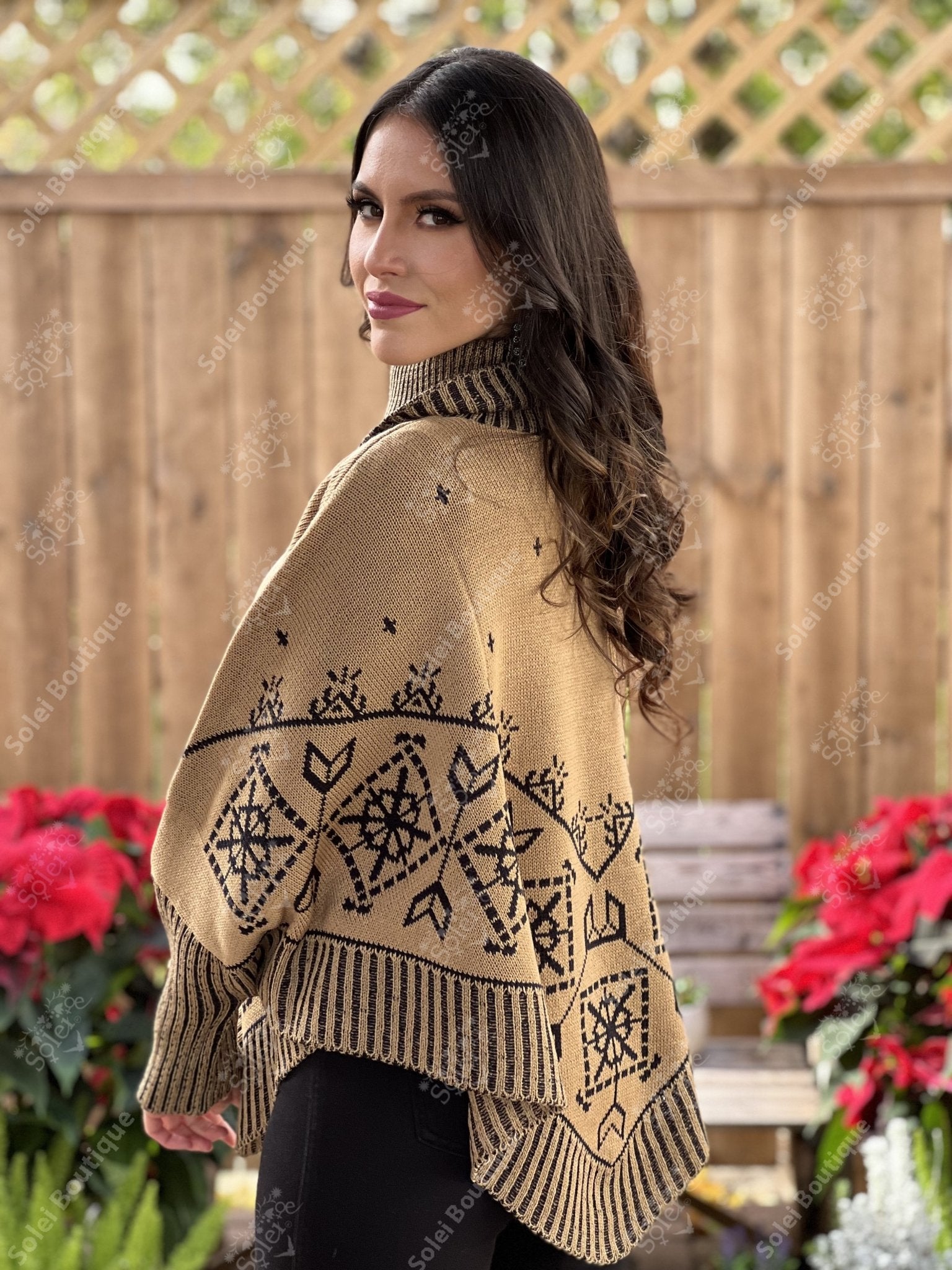 Artisanal Mexican Poncho. Knit Poncho. Capa Bianca. - Solei Store