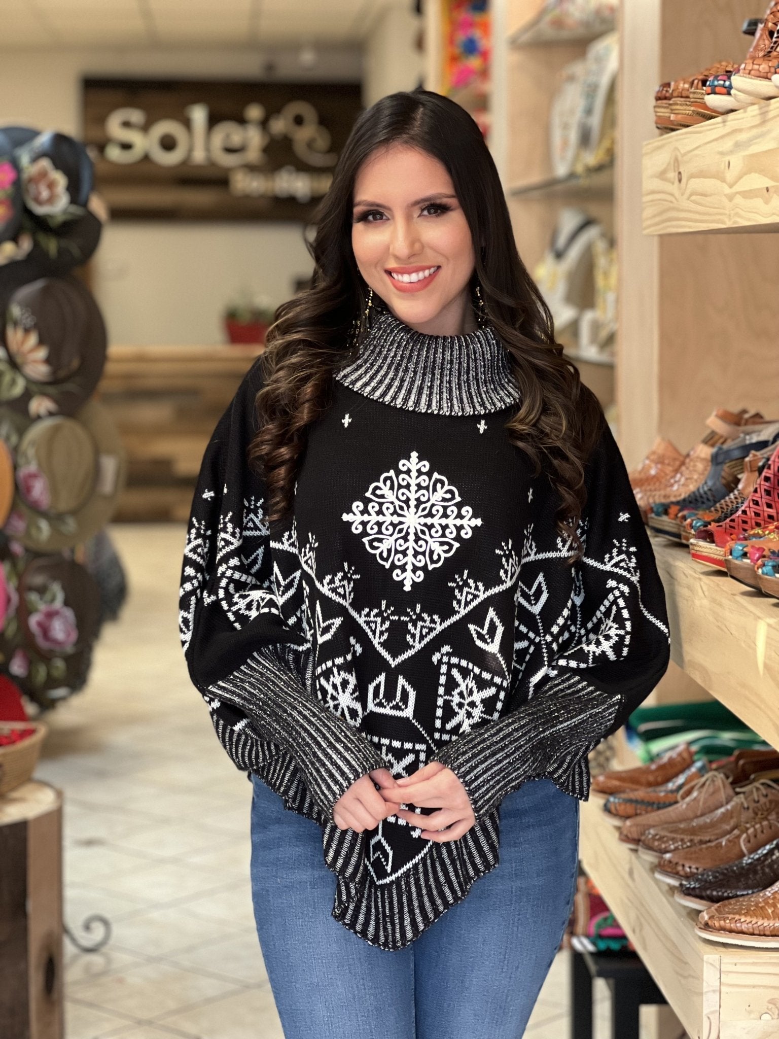 Artisanal Mexican Poncho. Knit Poncho. Capa Bianca. - Solei Store