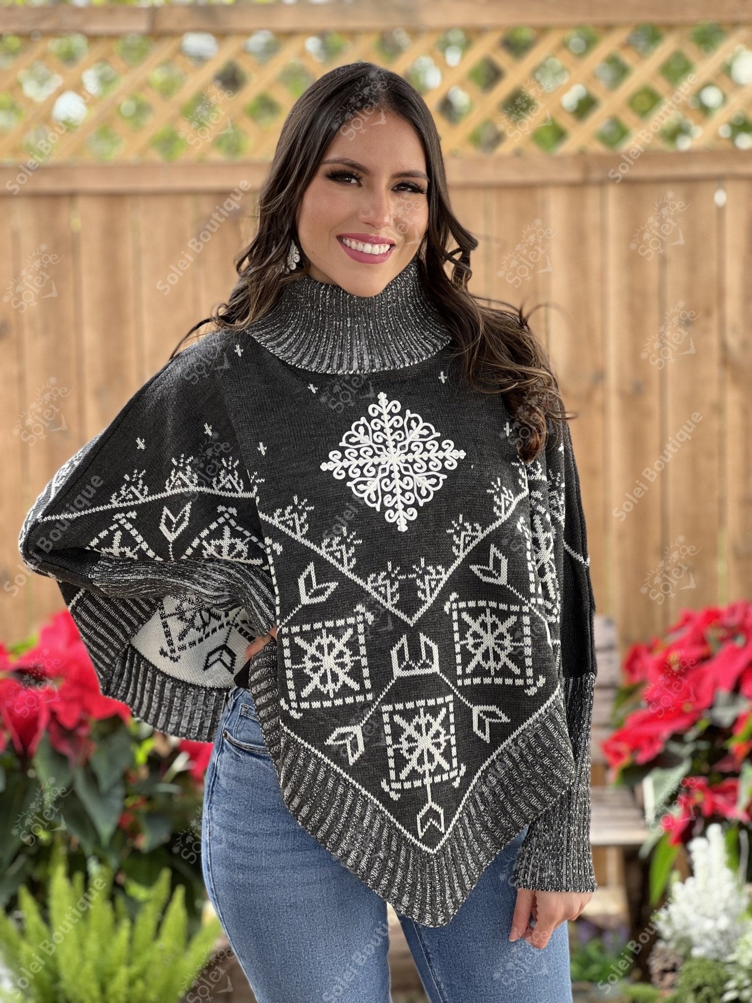 Artisanal Mexican Poncho. Knit Poncho. Capa Bianca. - Solei Store