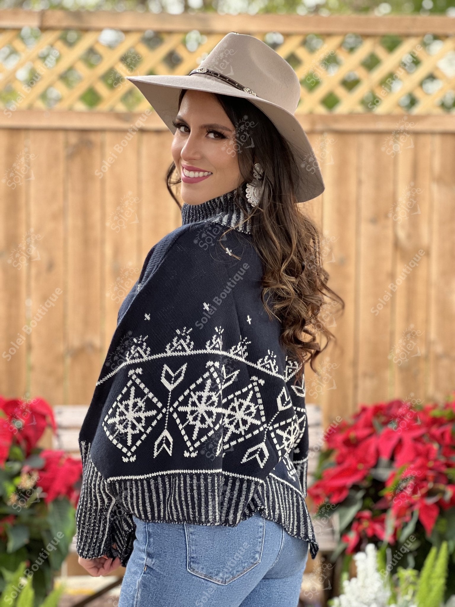 Artisanal Mexican Poncho. Knit Poncho. Capa Bianca. - Solei Store