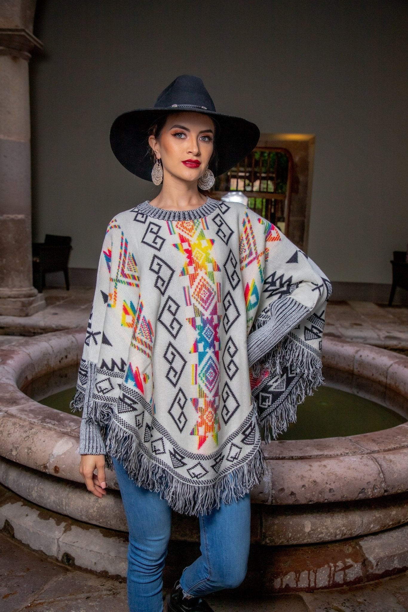 Artisanal Mexican Unisex Poncho. Capa Leonora. - Solei Store