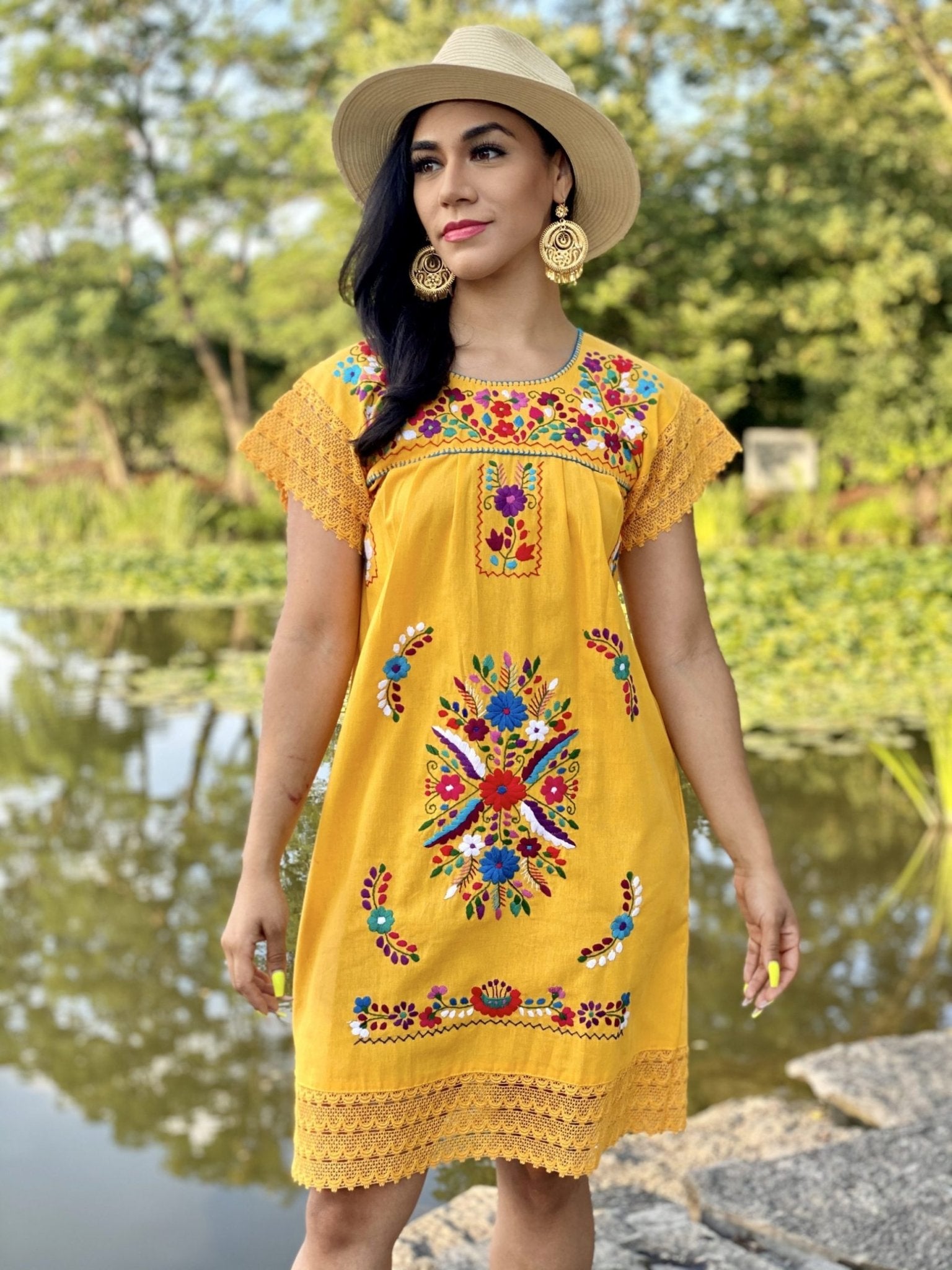 Colorful floral mexican dress. Floral Embroidered Mexican Dress with beautiful lace details on the sleeve and lower part of the skirt. - Solei Store