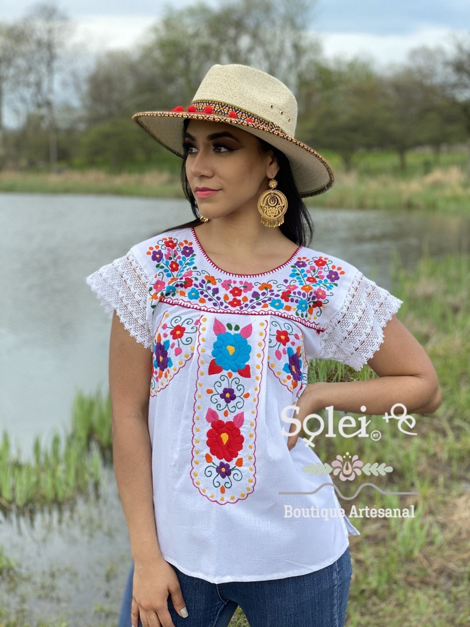De la Rosa Blouse Short sleeves Tunic blouse with lace details, colorful flowers hand embroidered - Solei Store