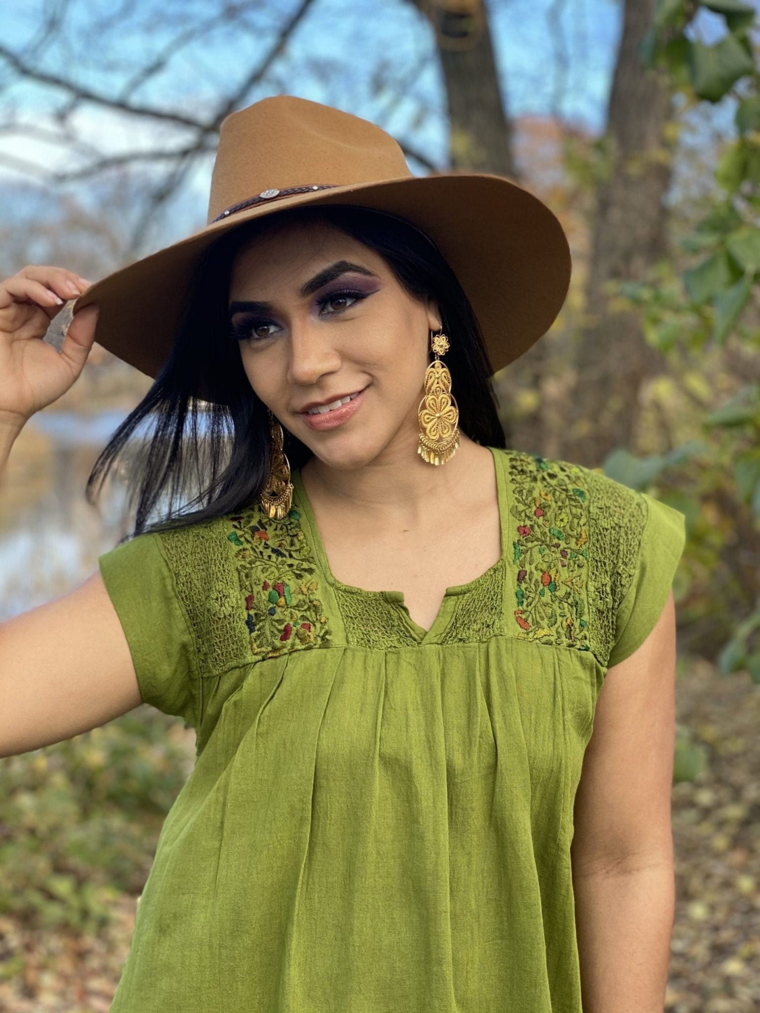 Española Blouse Tunic blouse front and back lace details. Small flowers embroidered by hand - Solei Store