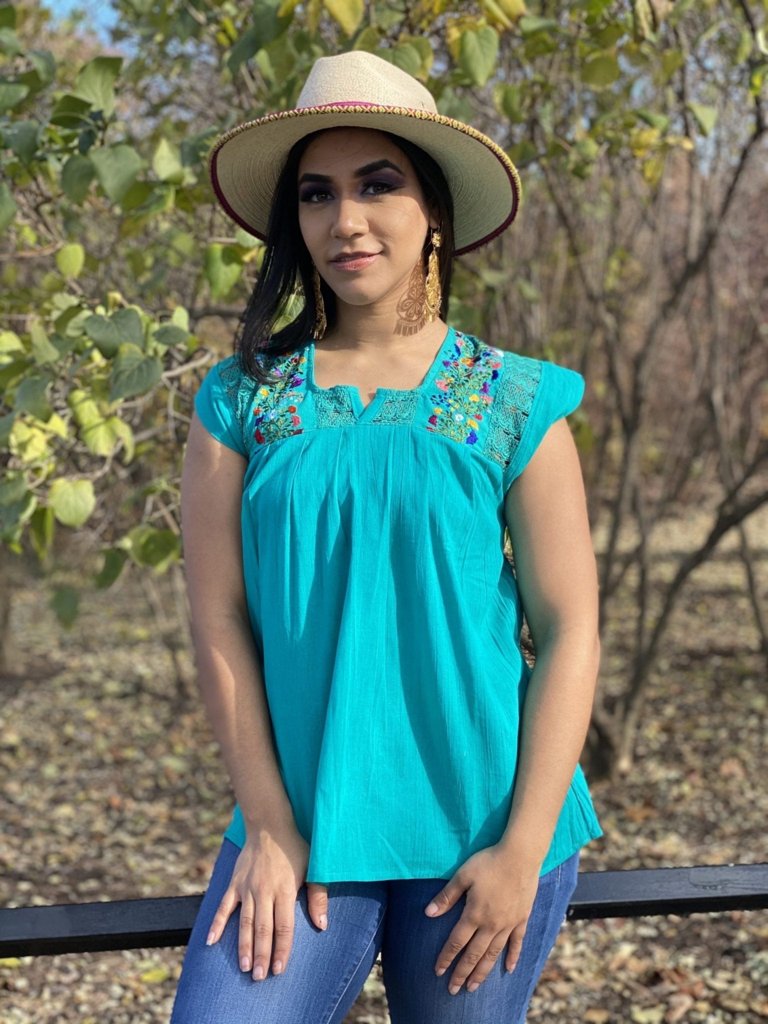 Española Blouse Tunic blouse front and back lace details. Small flowers embroidered by hand - Solei Store