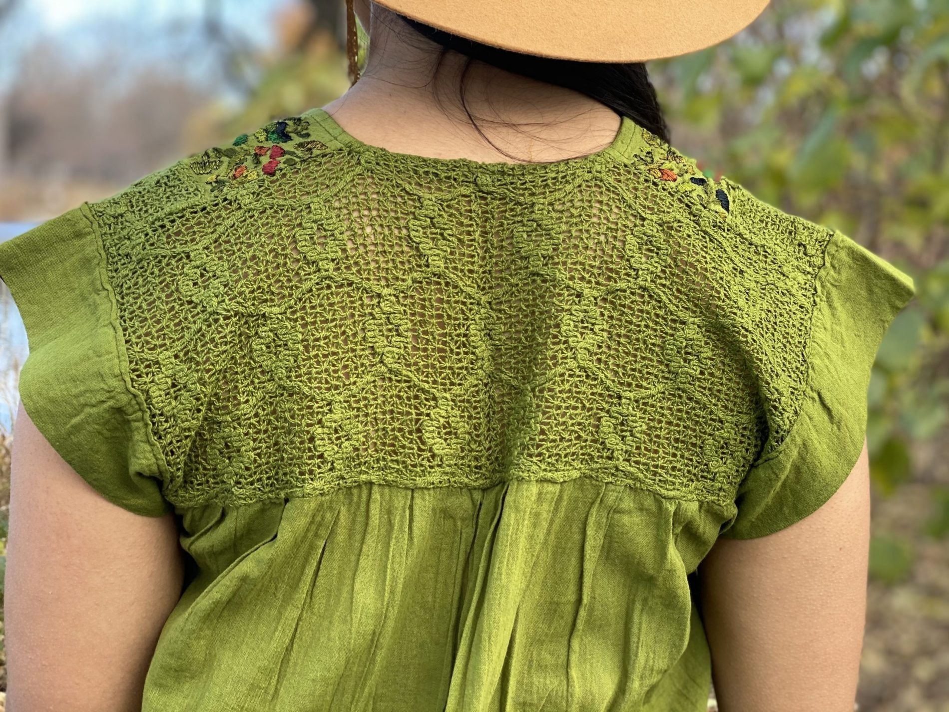 Española Blouse Tunic blouse front and back lace details. Small flowers embroidered by hand - Solei Store